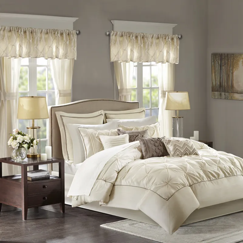 Opelusas Ivory 24 Pc King Bedding Set