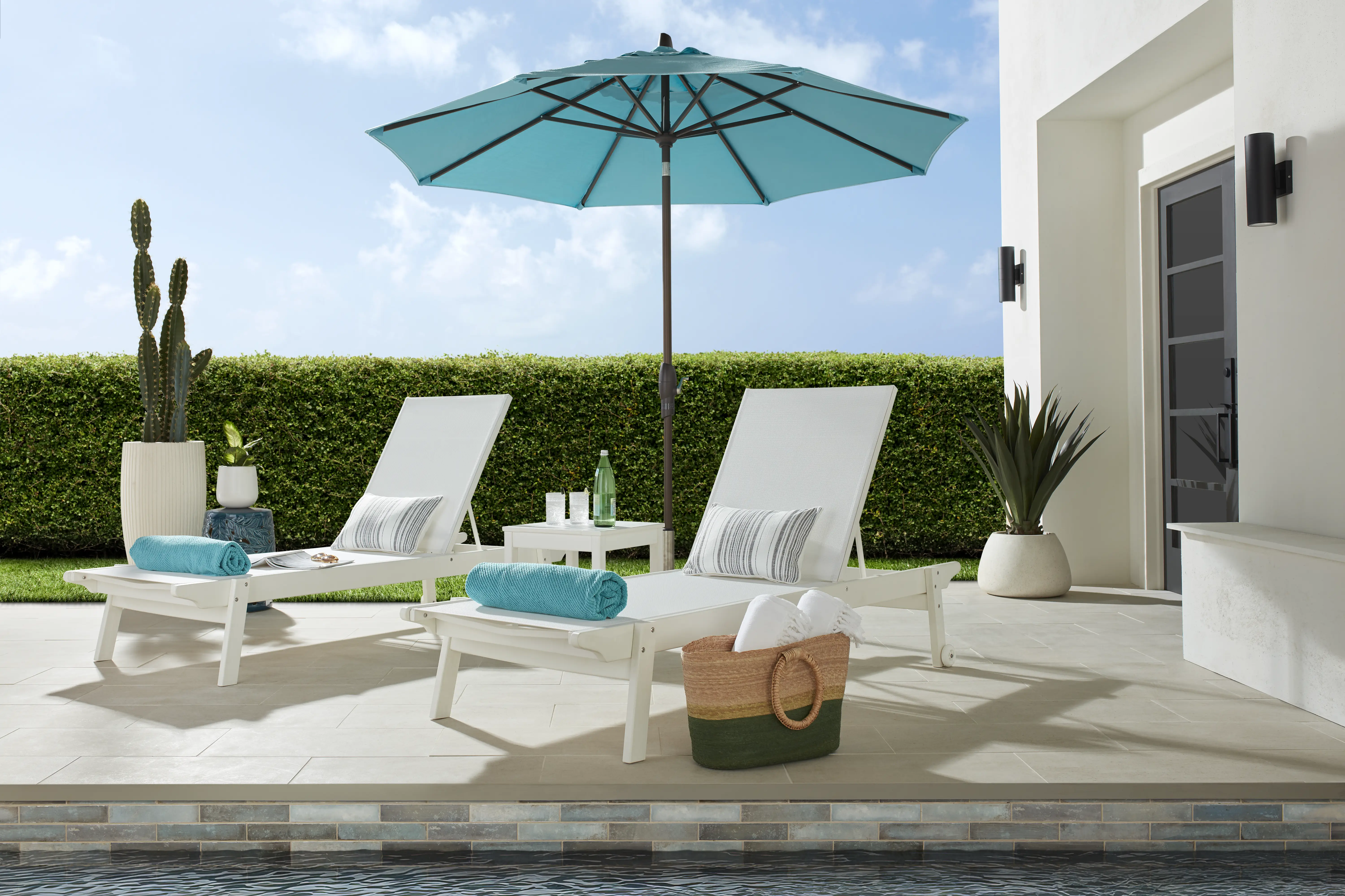 Eastlake Outdoor White Chaise, Set of 2 - Thumbnail - Image 2