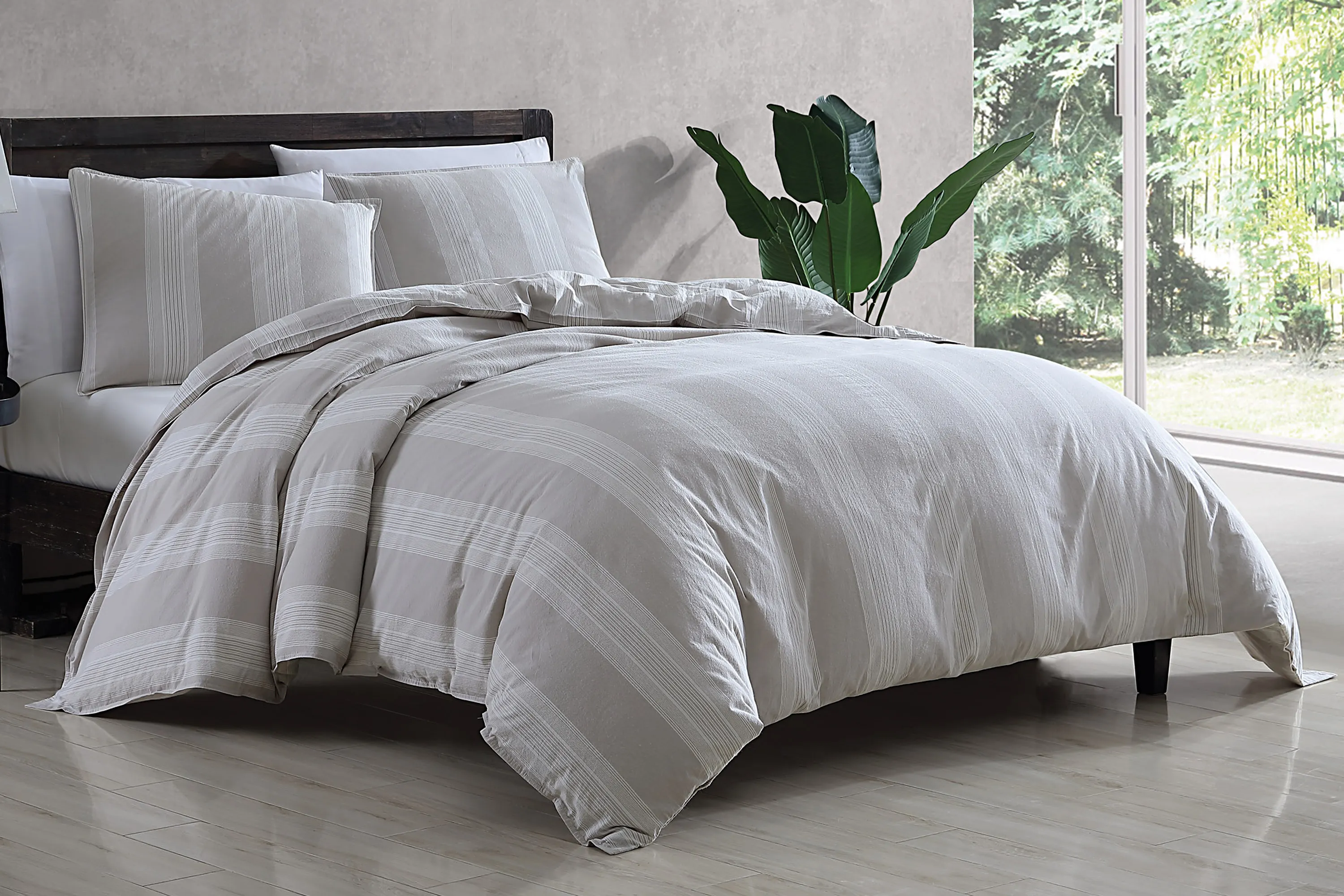 Graegle Gray Ivory 3 Pc Queen Comforter Set - Thumbnail - Image 2