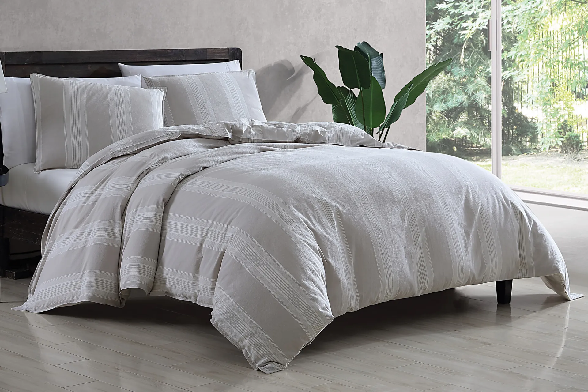 Graegle Gray Ivory 3 Pc King Comforter Set - Image 1