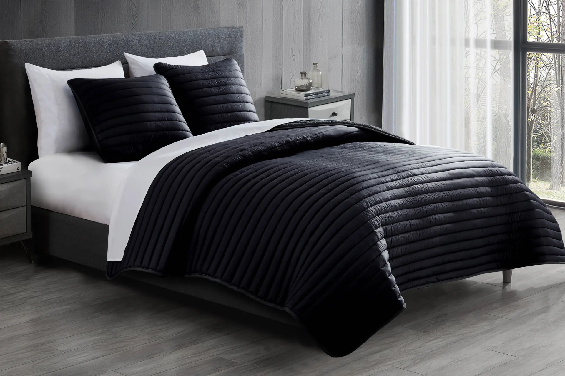 Vallecito Black 3 Pc Full/Queen Comforter Set - Image 1