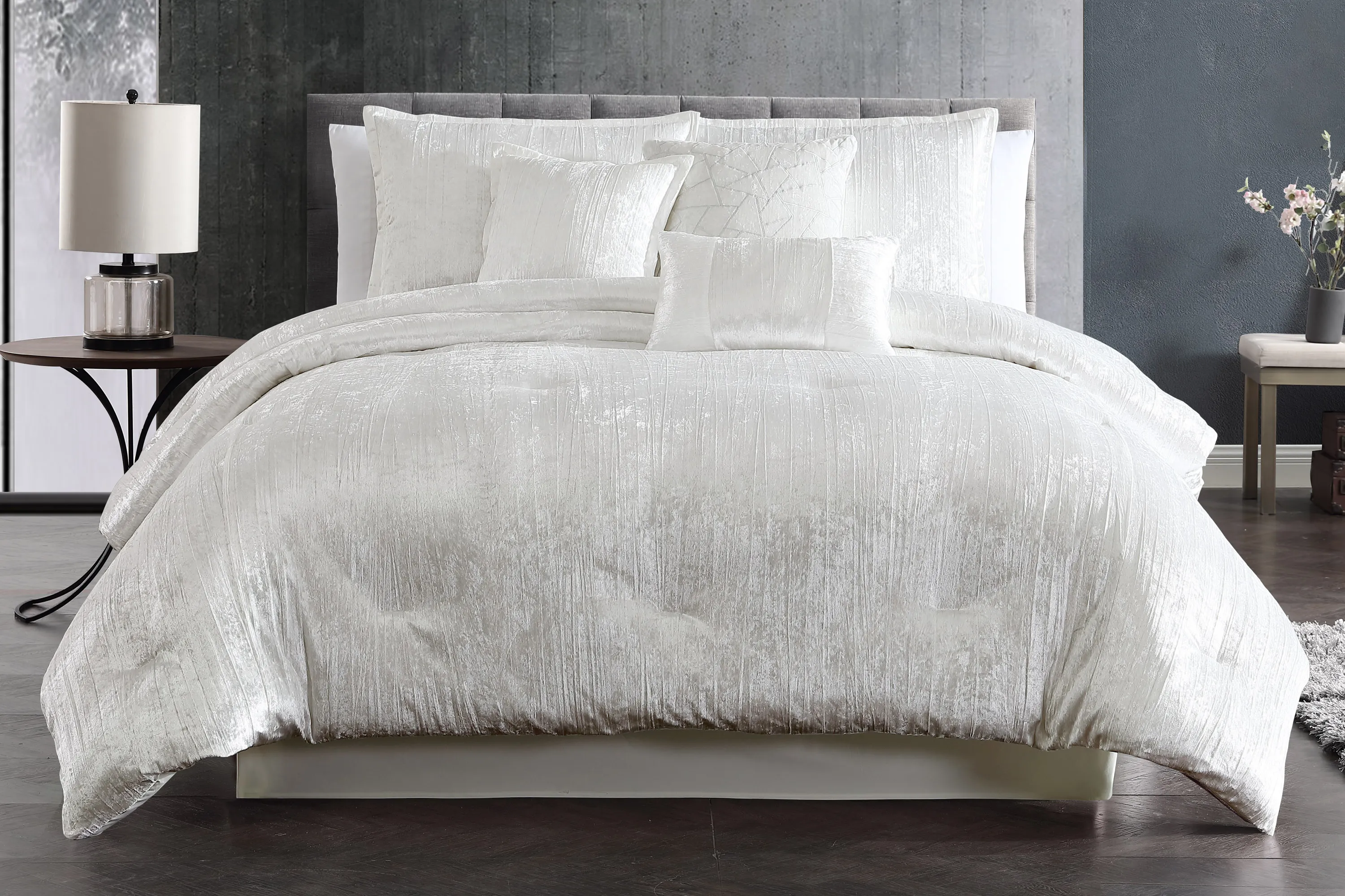 Recine White 7 Pc King Comforter Set - Thumbnail - Image 2