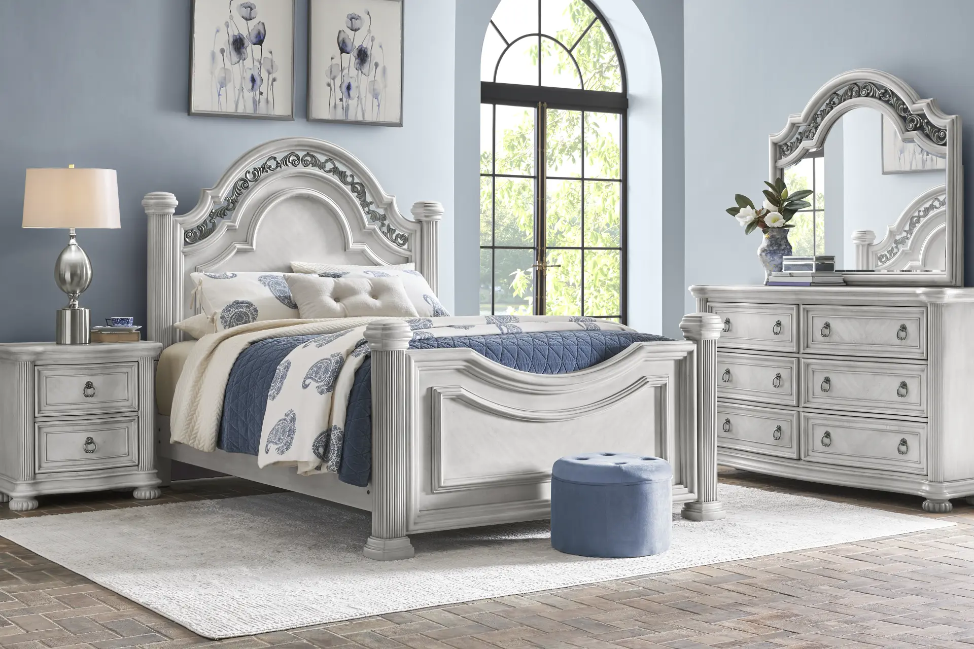 Gallagher Avenue White 5 Pc King Panel Bedroom