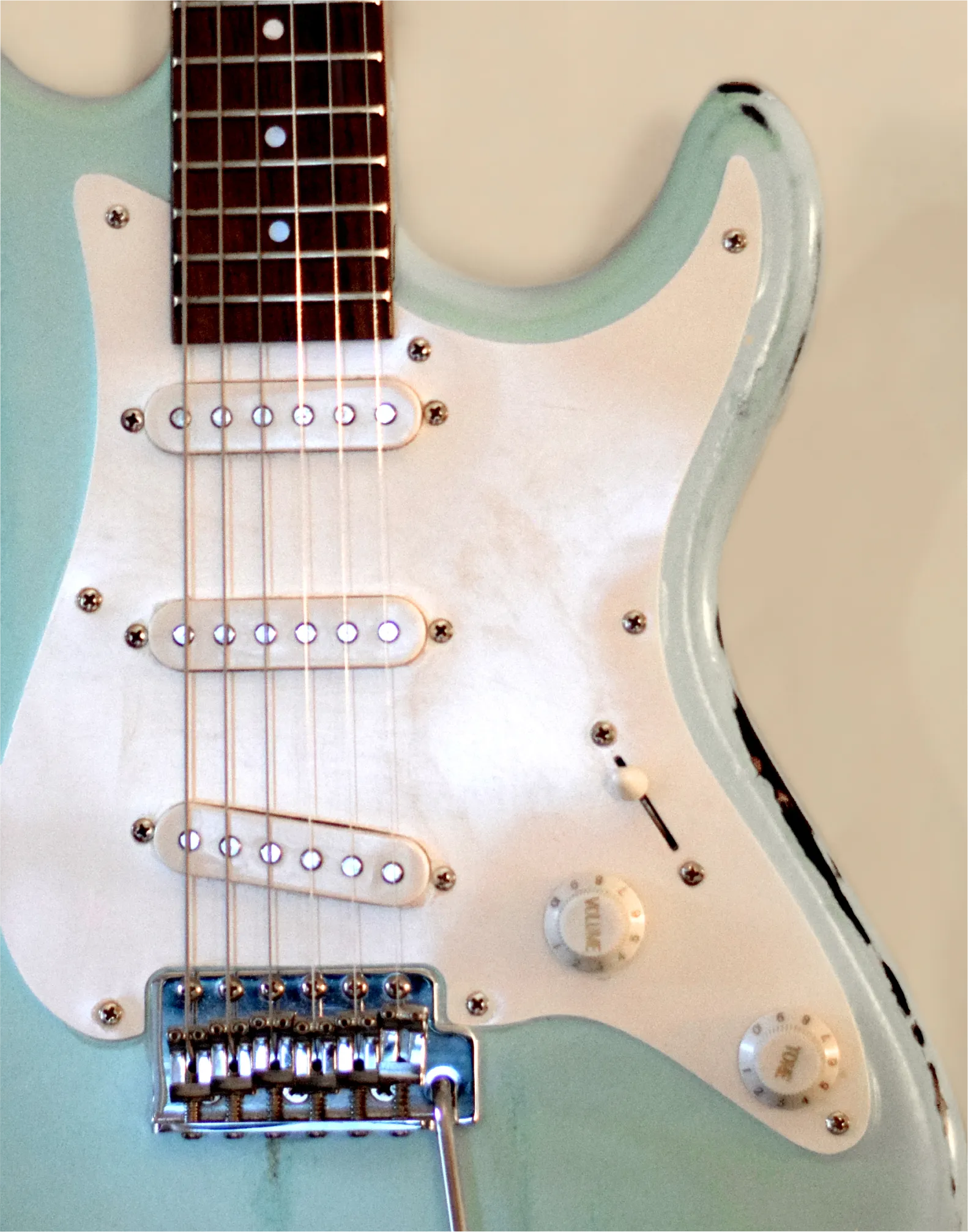 Kids Guitar Cords Cream Artwork - Image 1