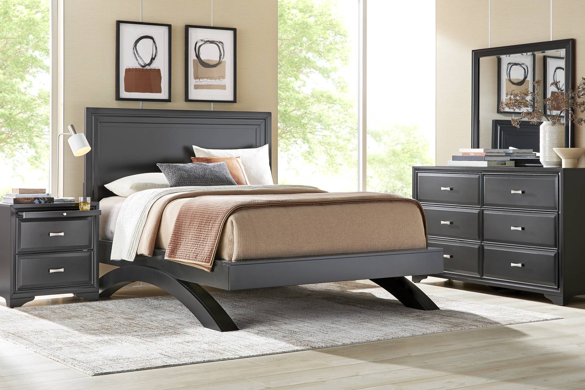 Belcourt Black 5 Pc King Panel Arch Bedroom full room