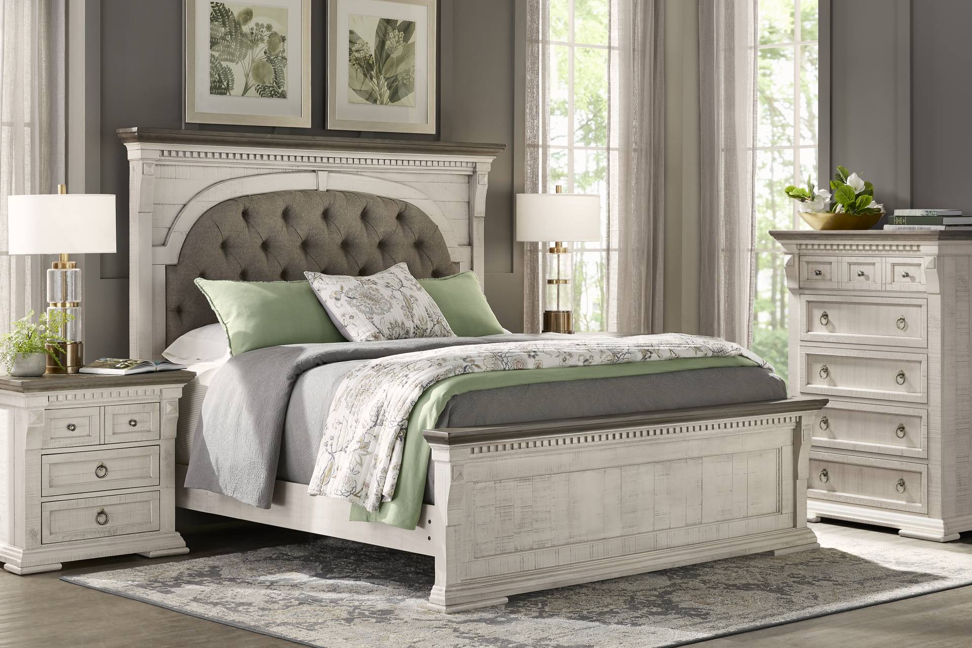 Crestwell Manor White 5 Pc King Upholstered Bedroom full room