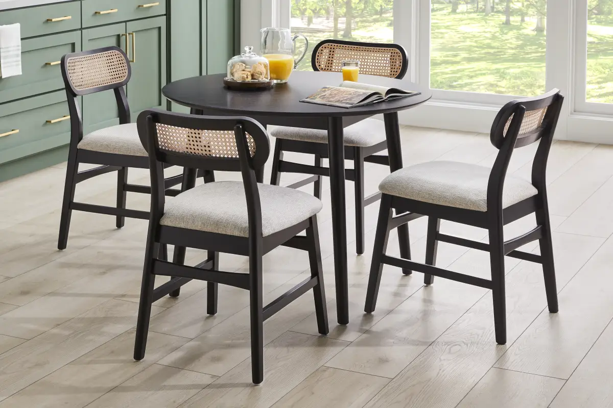 Watertown Black 5 Pc Round Dining Room