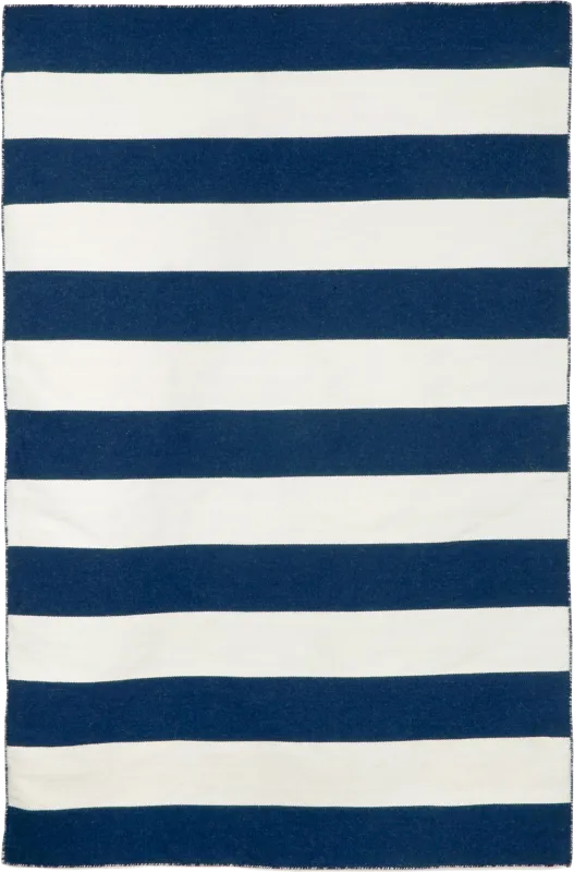 Lorahorn Navy 5' x 7'6 Indoor/Outdoor Rug