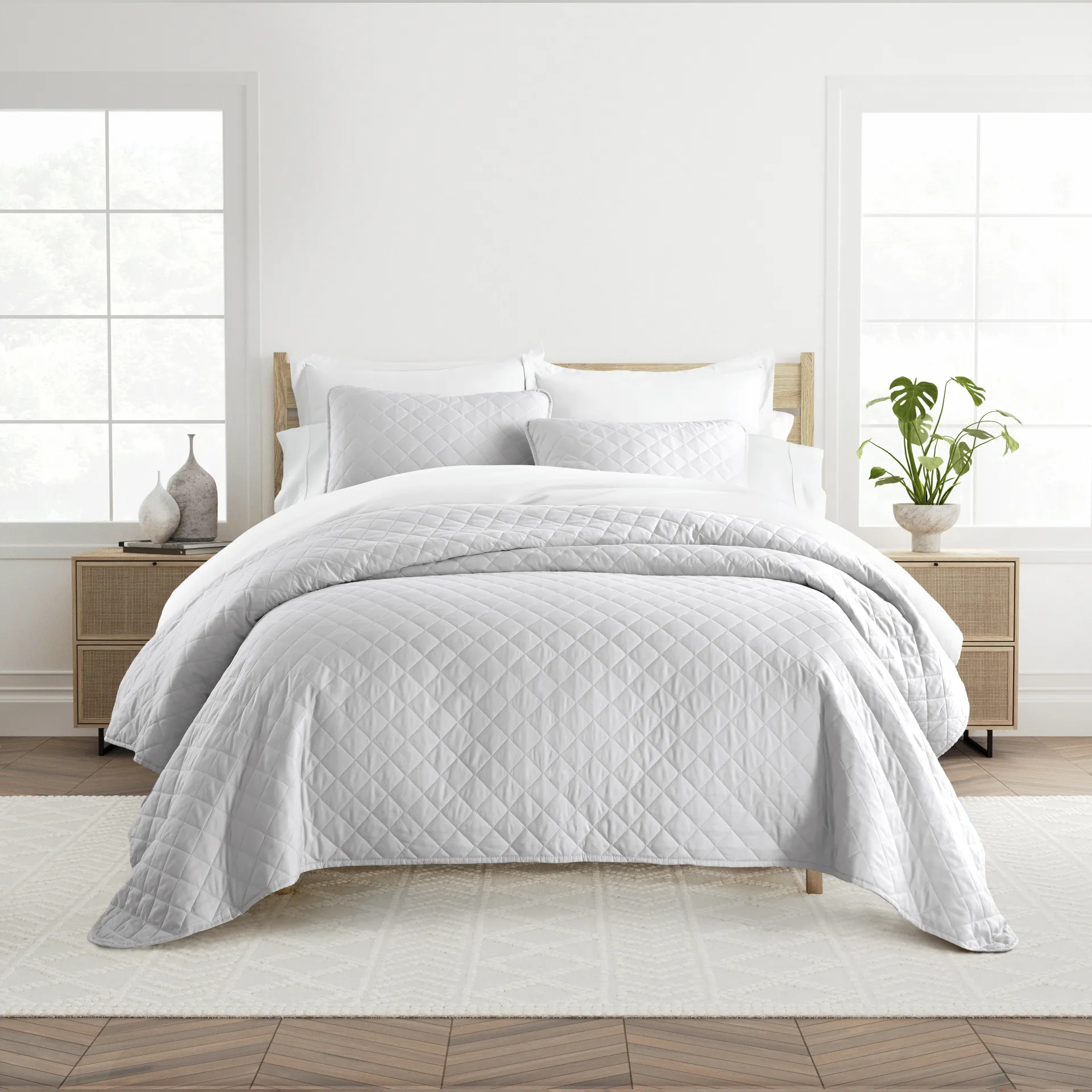 Lulldale Gray 3 Pc Queen Quilt Set - Image 1