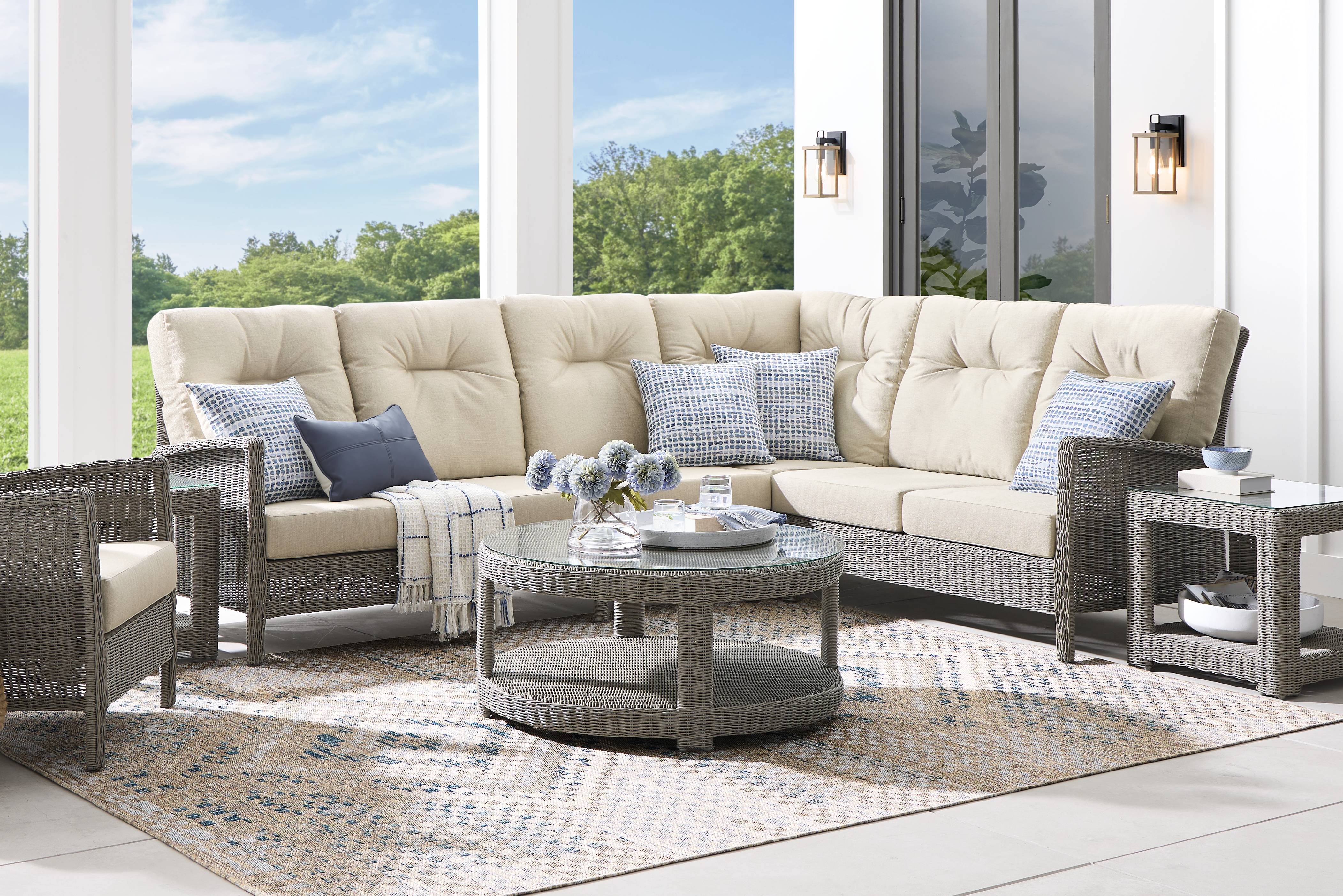 Forest Hills Gray 4 Pc Outdoor Sectional with Beige Cushions