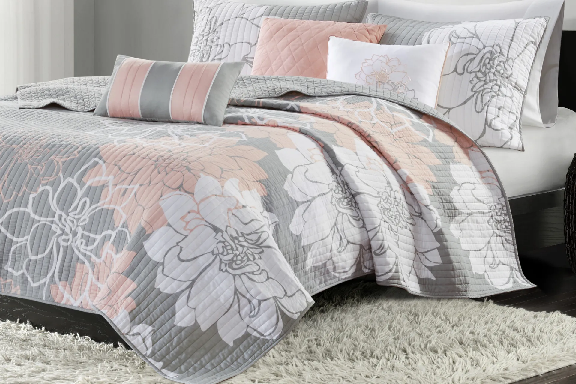 Heslep Peach 6 Pc Full/Queen Quilt Set - Image 2
