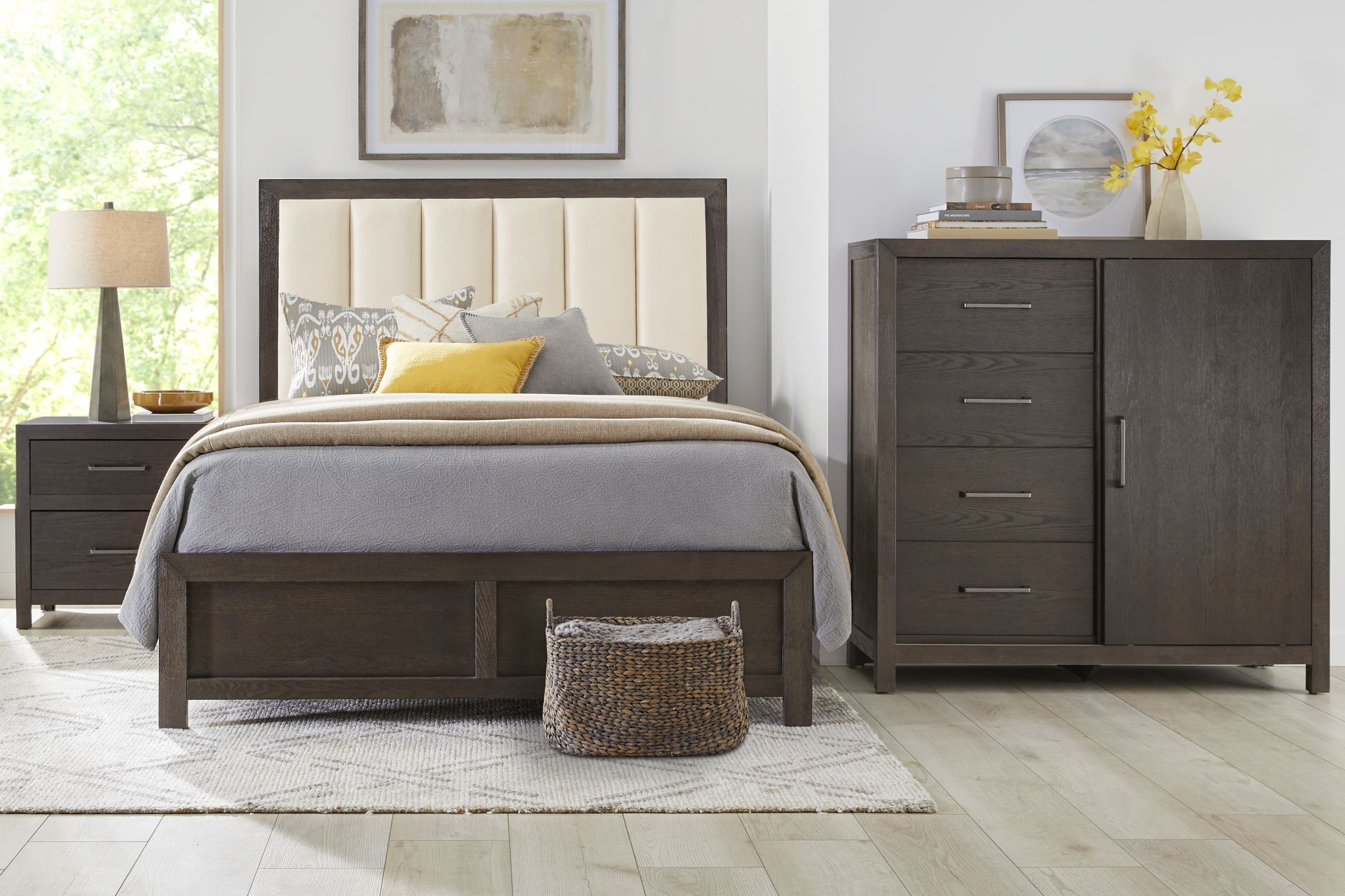 Woodley Dark Brown 5 Pc King Upholstered Bedroom - Image 1