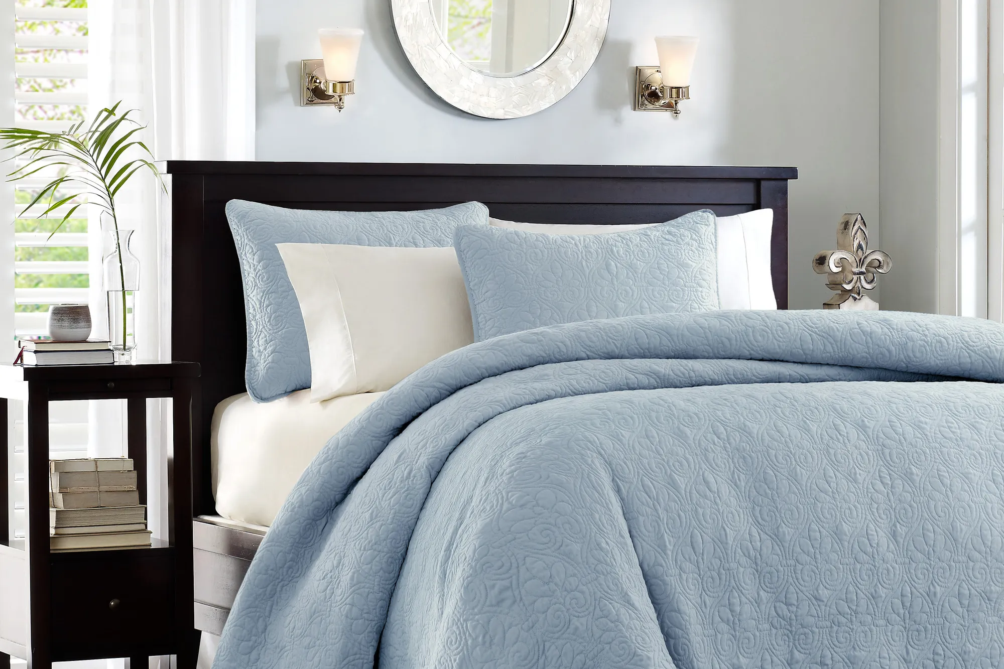 Toyah Light Blue 3 Pc Full/Queen Quilt Set - Thumbnail - Image 2