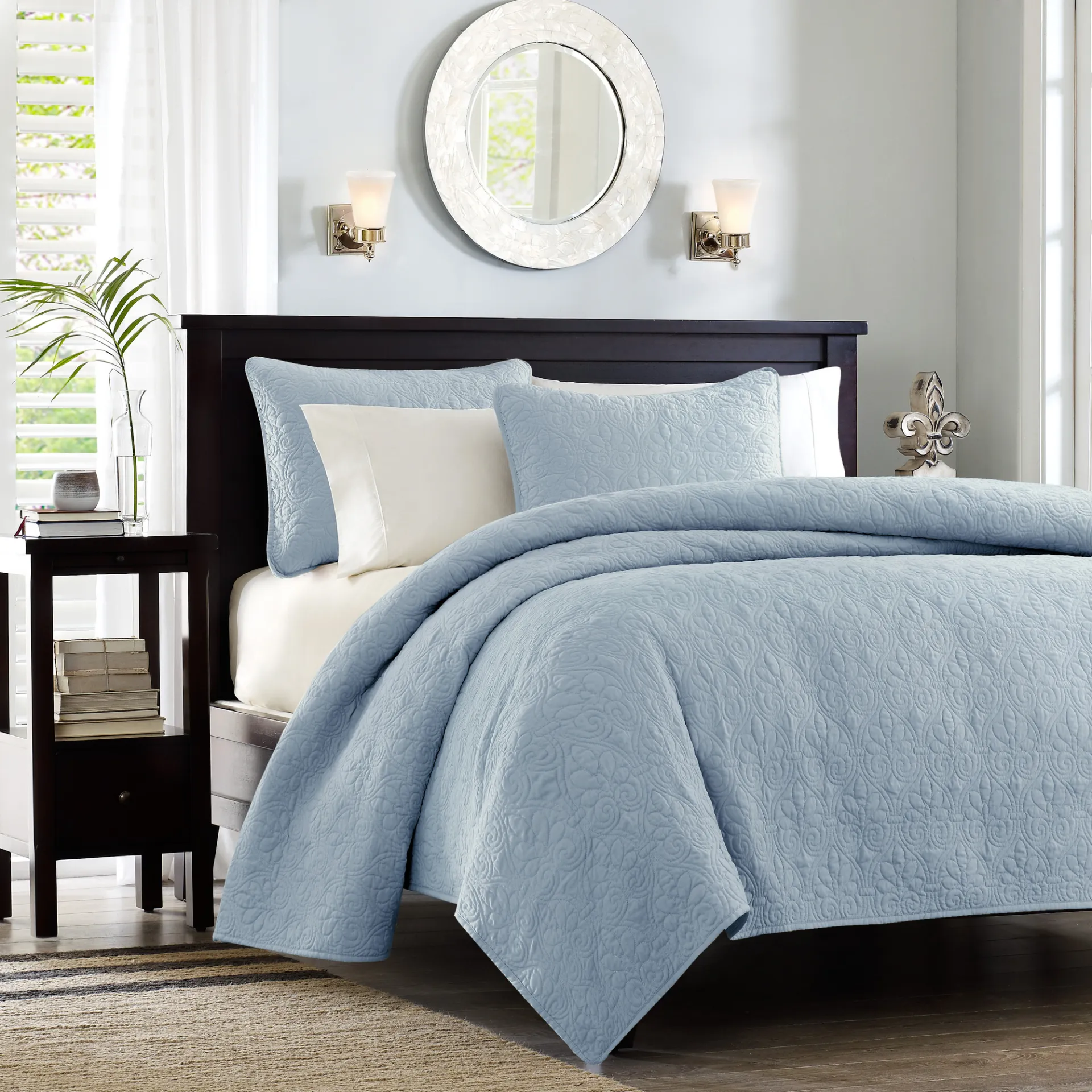 Toyah Light Blue 3 Pc Full/Queen Quilt Set - Image 1