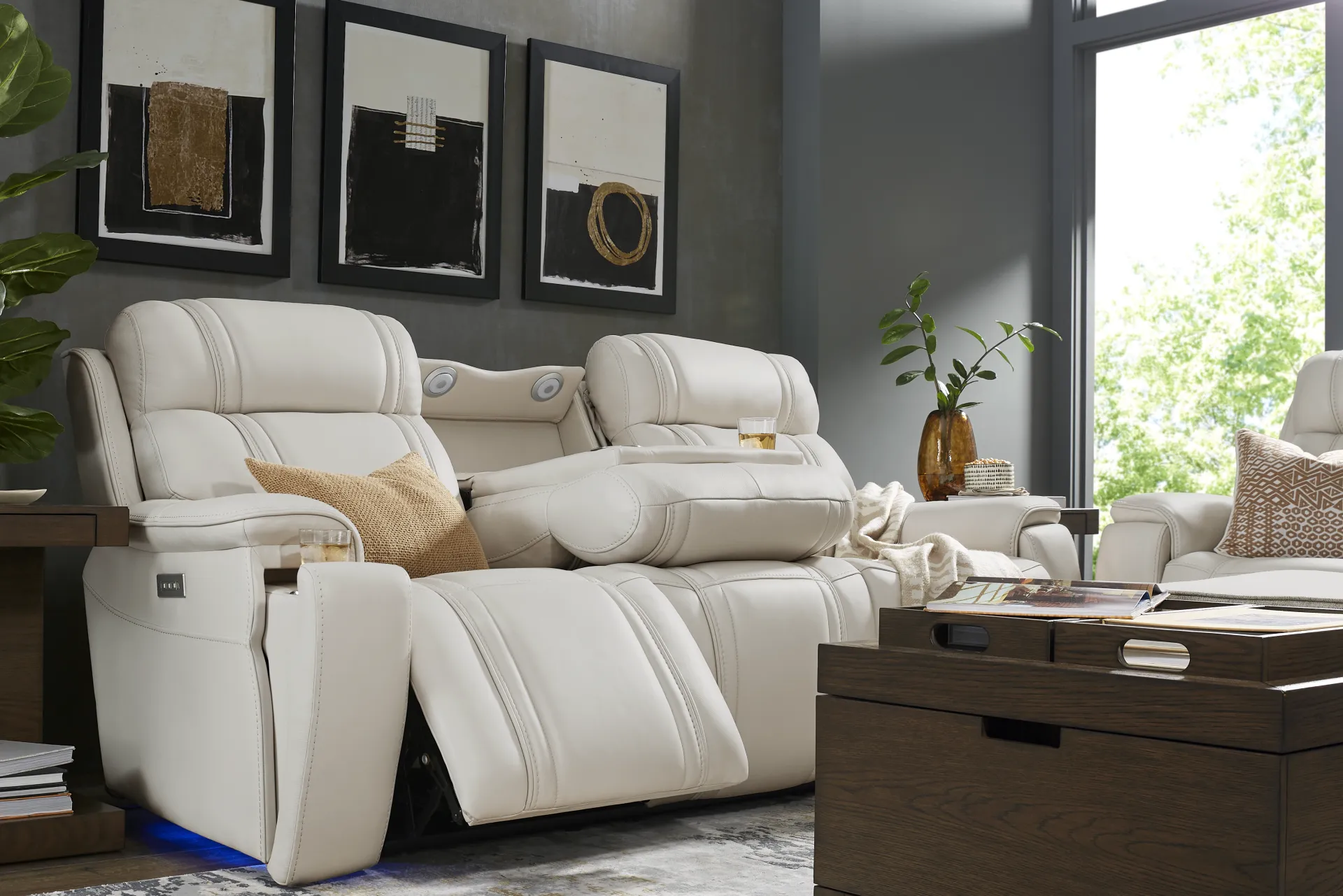 Sound Tech by Shaq Ice Leather Triple Power Reclining Sofa with Audio - Image 14