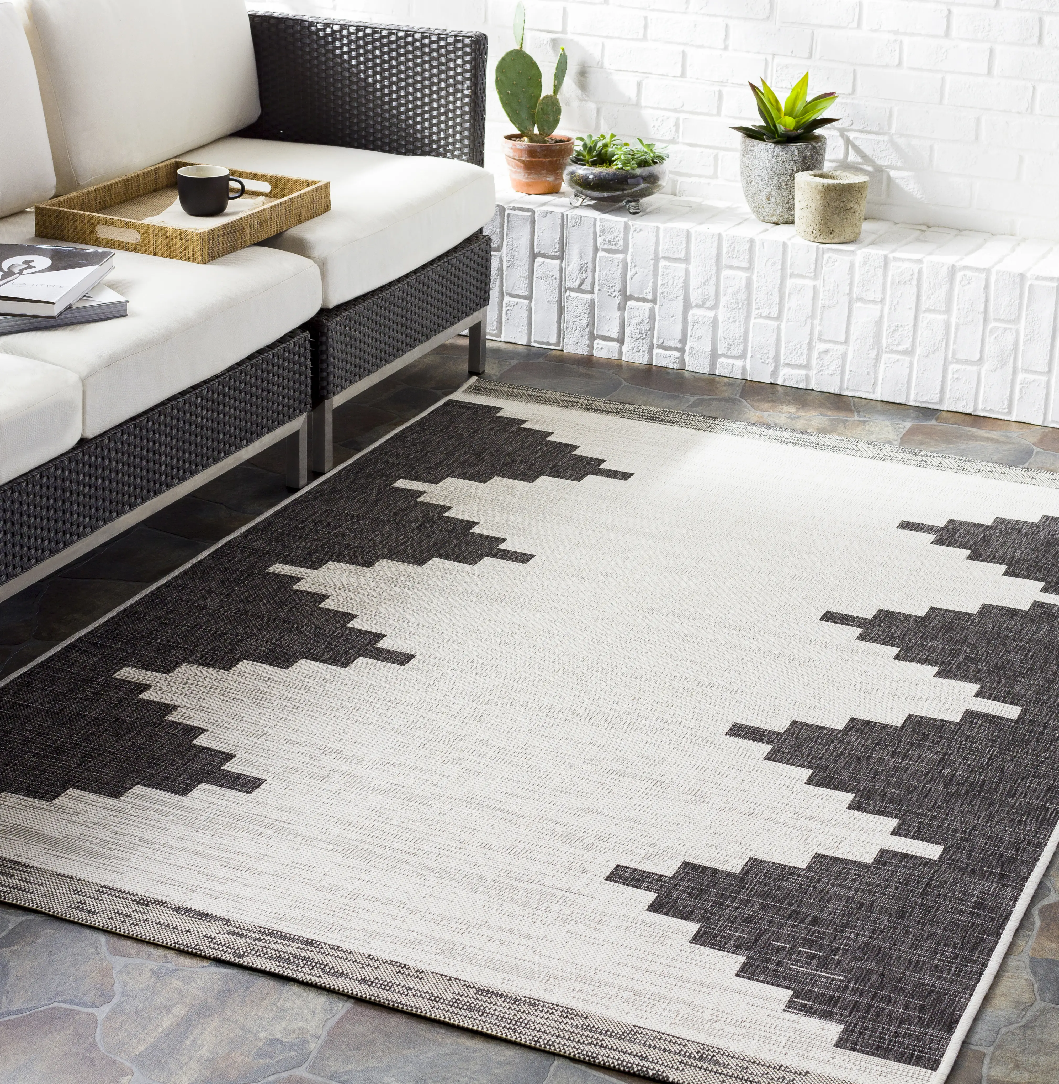 Yenna Black 7'10 x 10'2 Indoor/Outdoor Rug - Thumbnail - Image 3