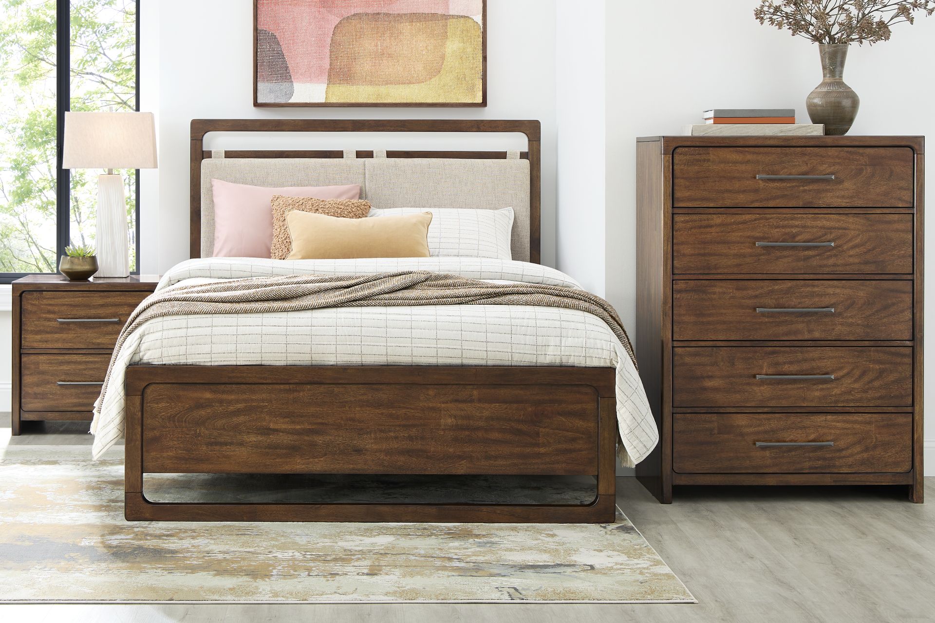 Surrey Ellis Caramel 5 Pc King Upholstered Bedroom - Image 1