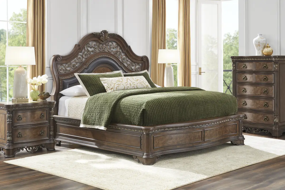 Yorkshire Manor Brown Chest