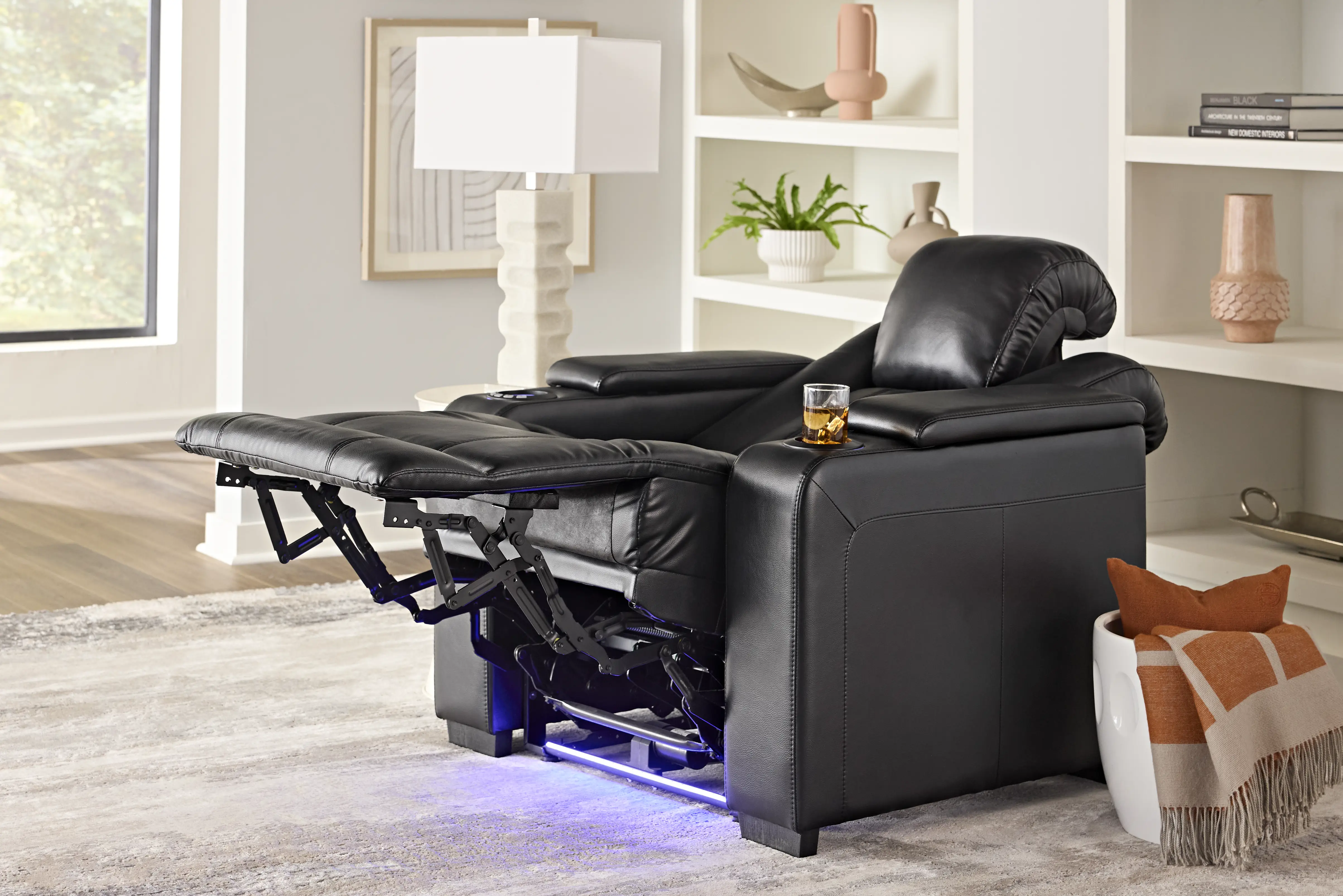 Maverick Black Dual Power Recliner - Thumbnail - Image 8