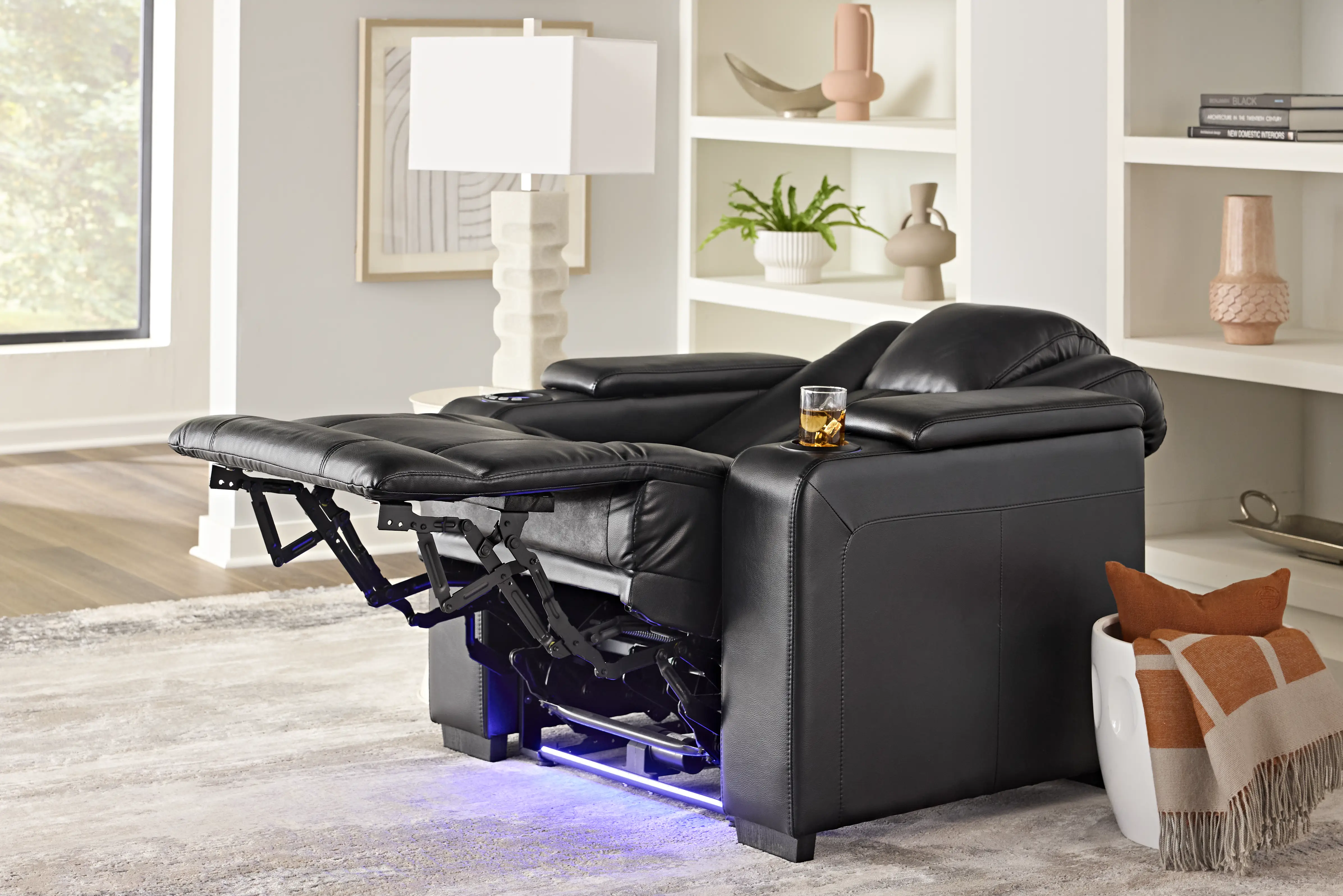 Maverick Black Dual Power Recliner - Thumbnail - Image 9