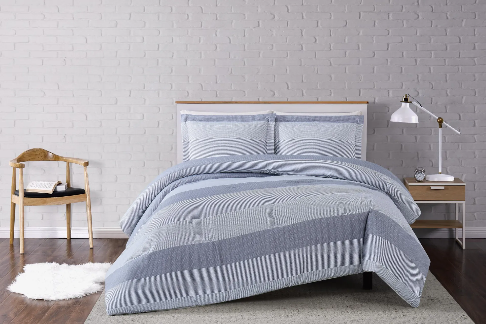 Kids Mountain Lilly Gray Full/Queen Comforter Set - Image 1
