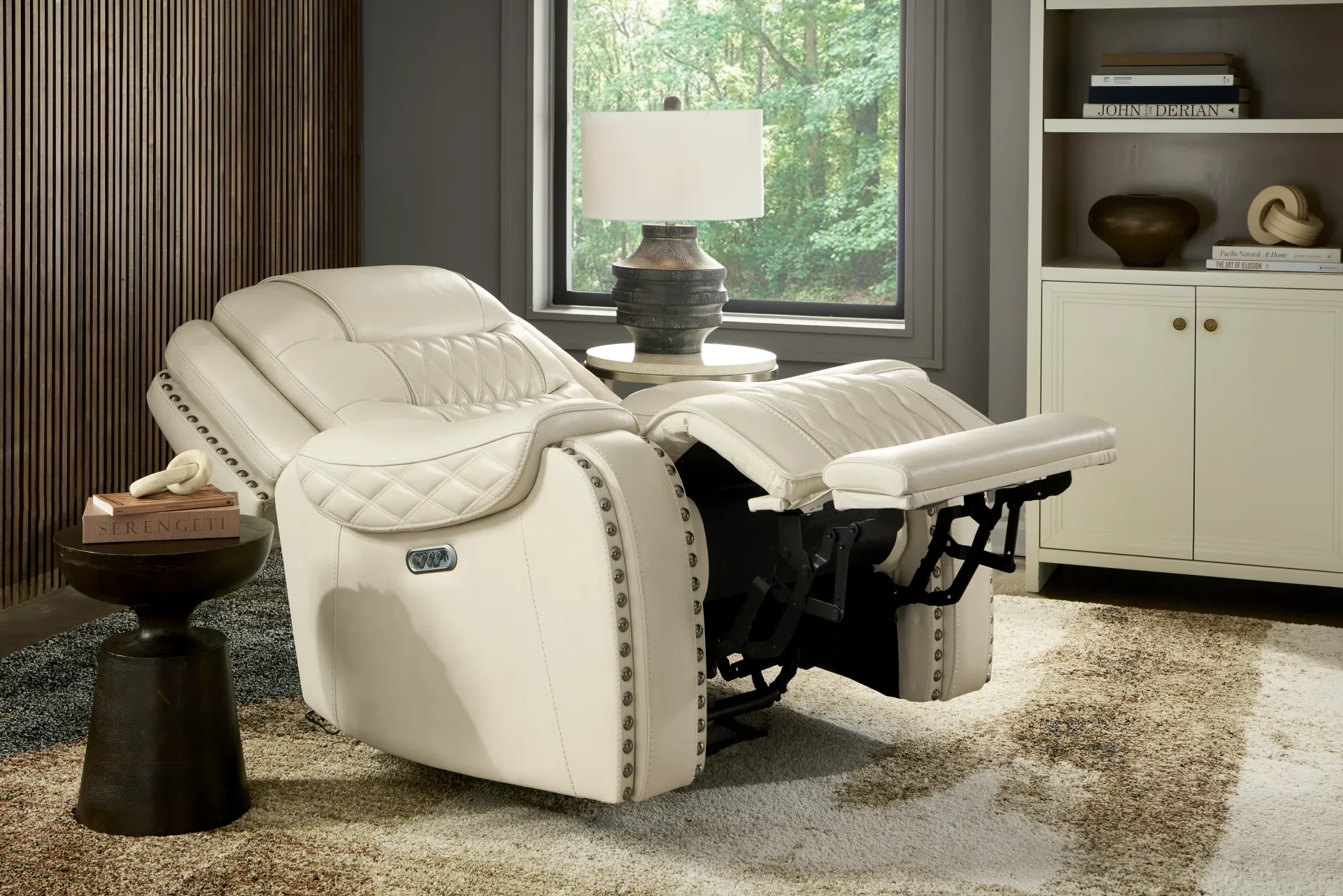 Marquee Cream Leather Triple Power Recliner - Image 6