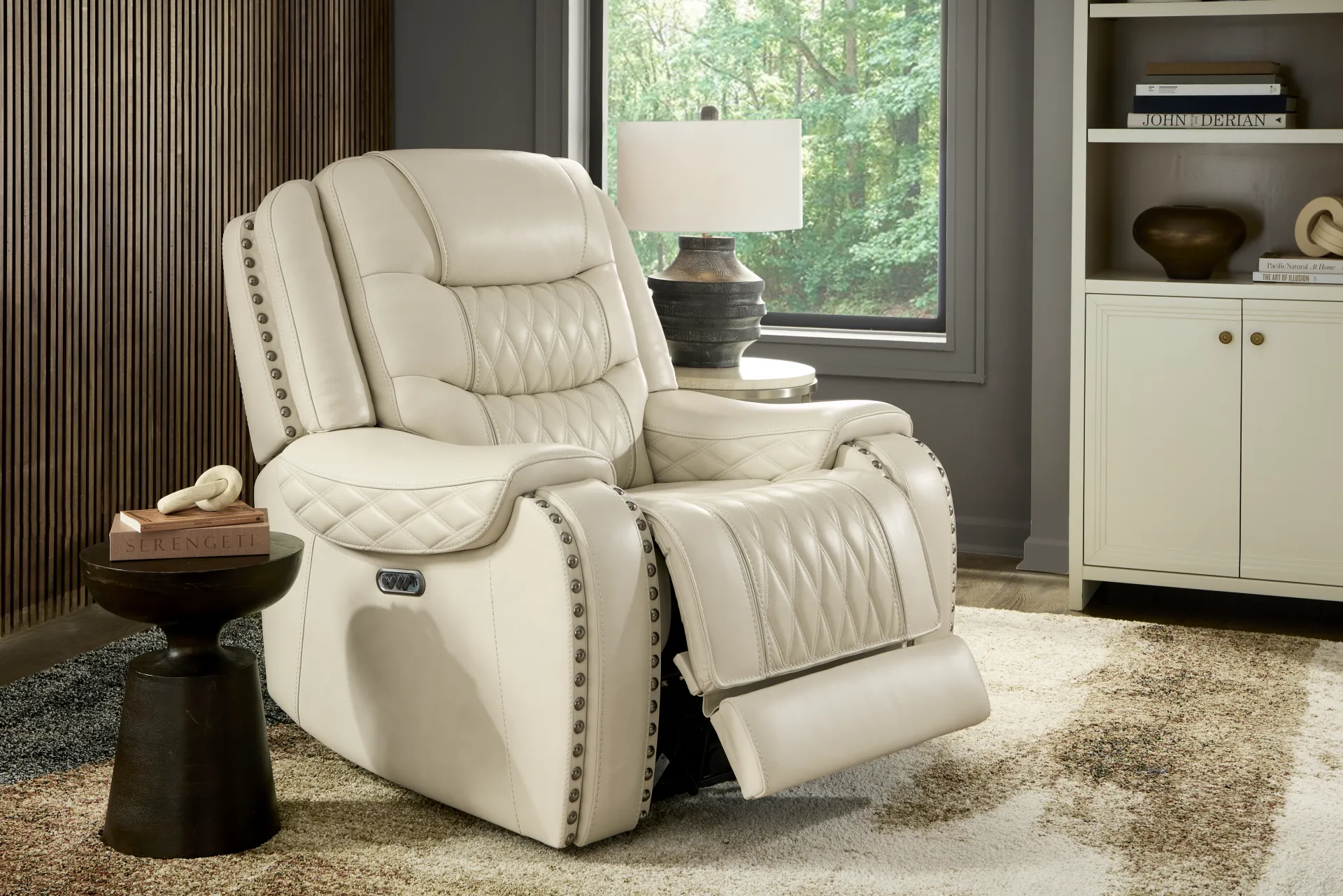 Marquee Cream Leather Triple Power Recliner - Image 4