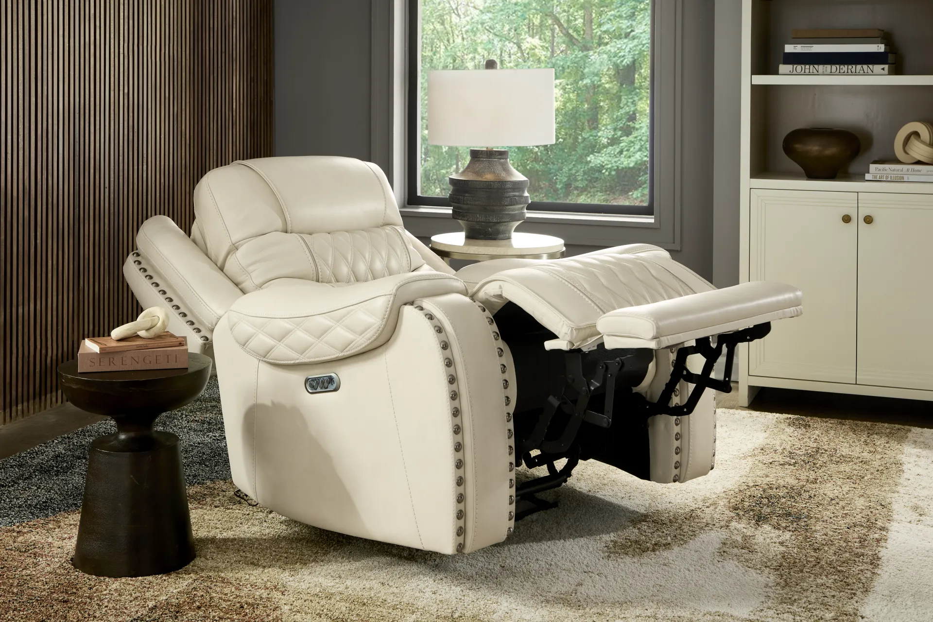 Marquee Cream Leather Triple Power Recliner - Image 5