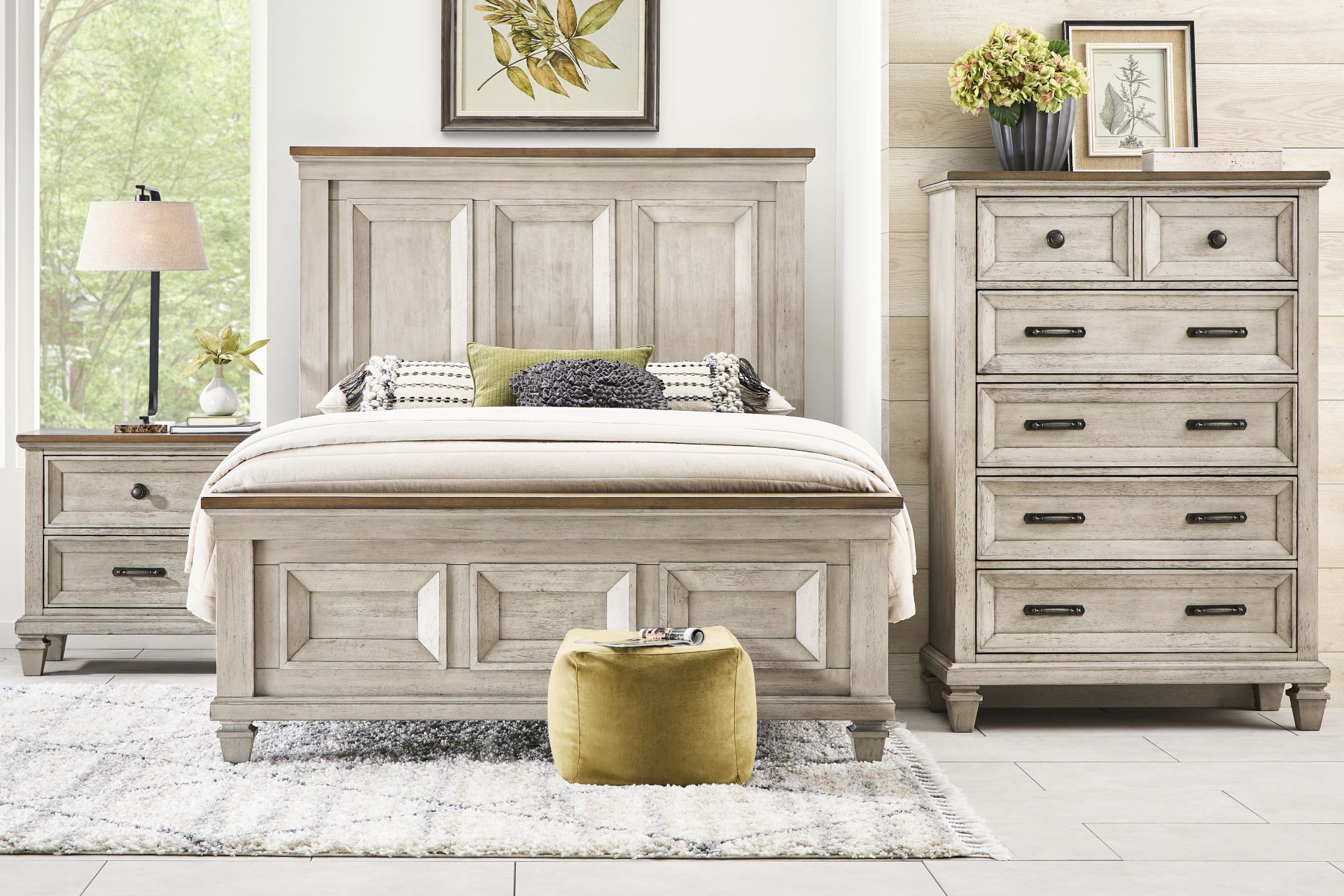 Bridgewood Cream 5 Pc King Panel Bedroom - Image 1