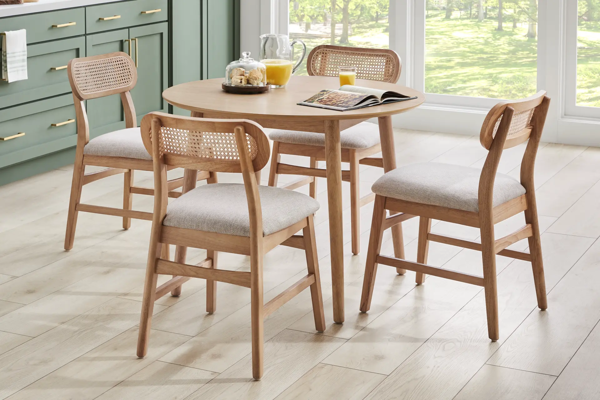 Watertown Natural 5 Pc Round Dining Room