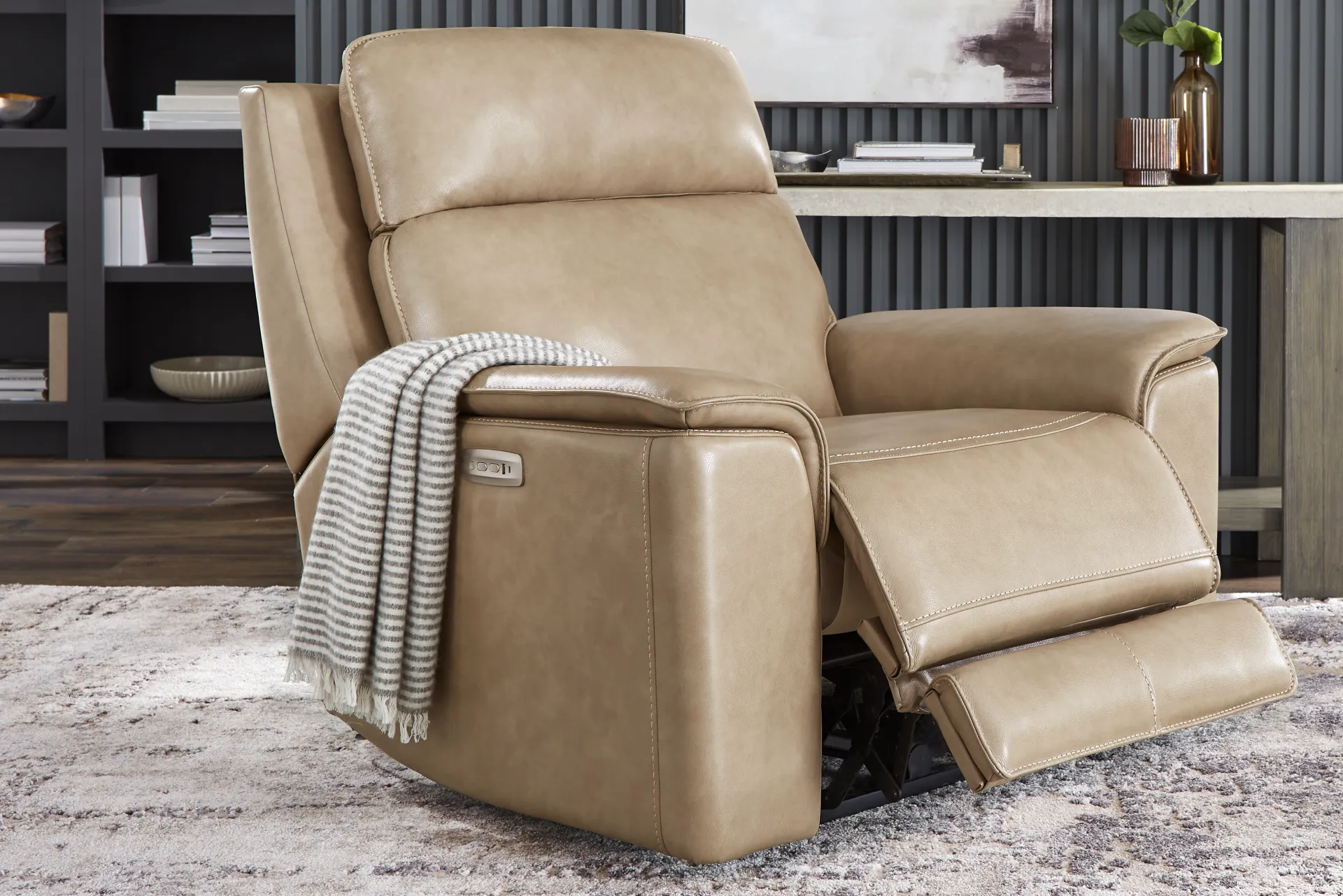Magellan Sand Leather Dual Power Recliner - Image 5
