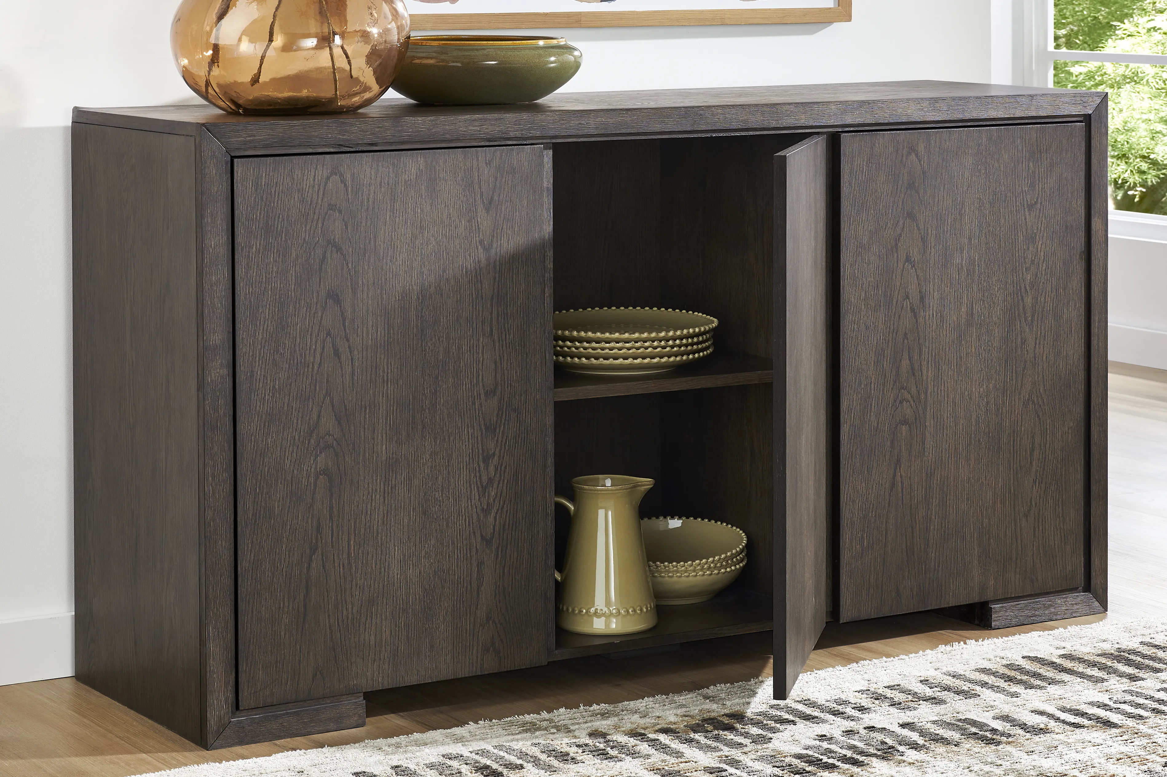 Angelica Brown Server - Thumbnail - Image 4