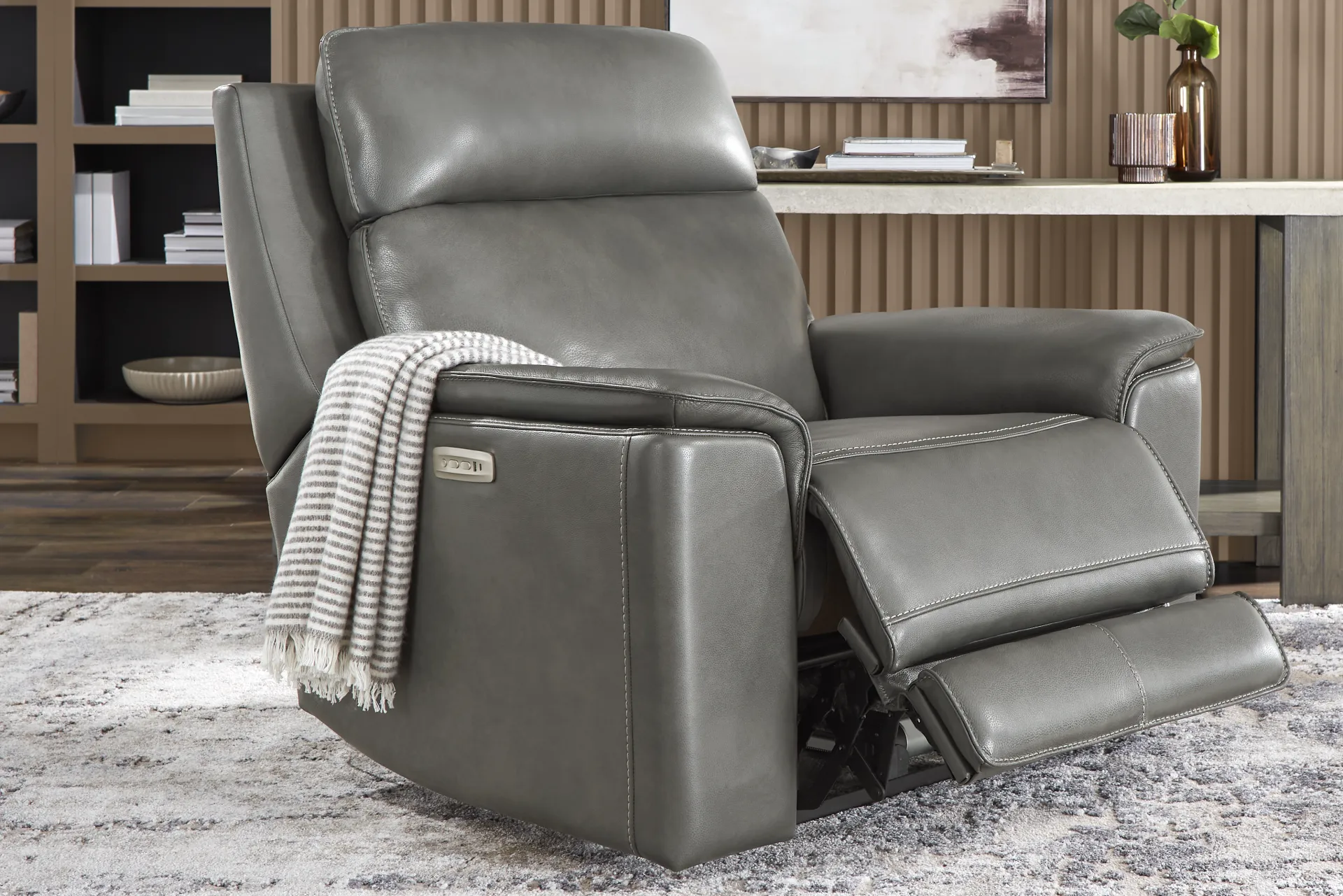 Magellan Smoke Leather Dual Power Recliner - Image 4