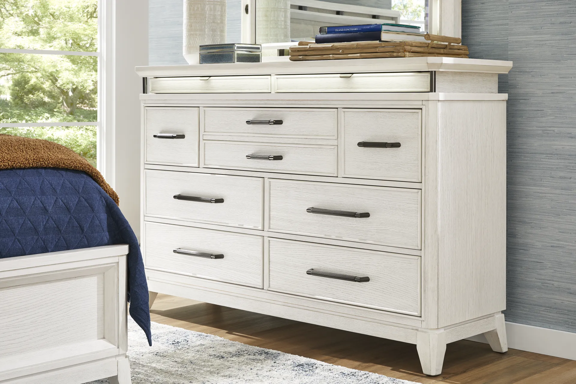 Heiress White Dresser - Image 7
