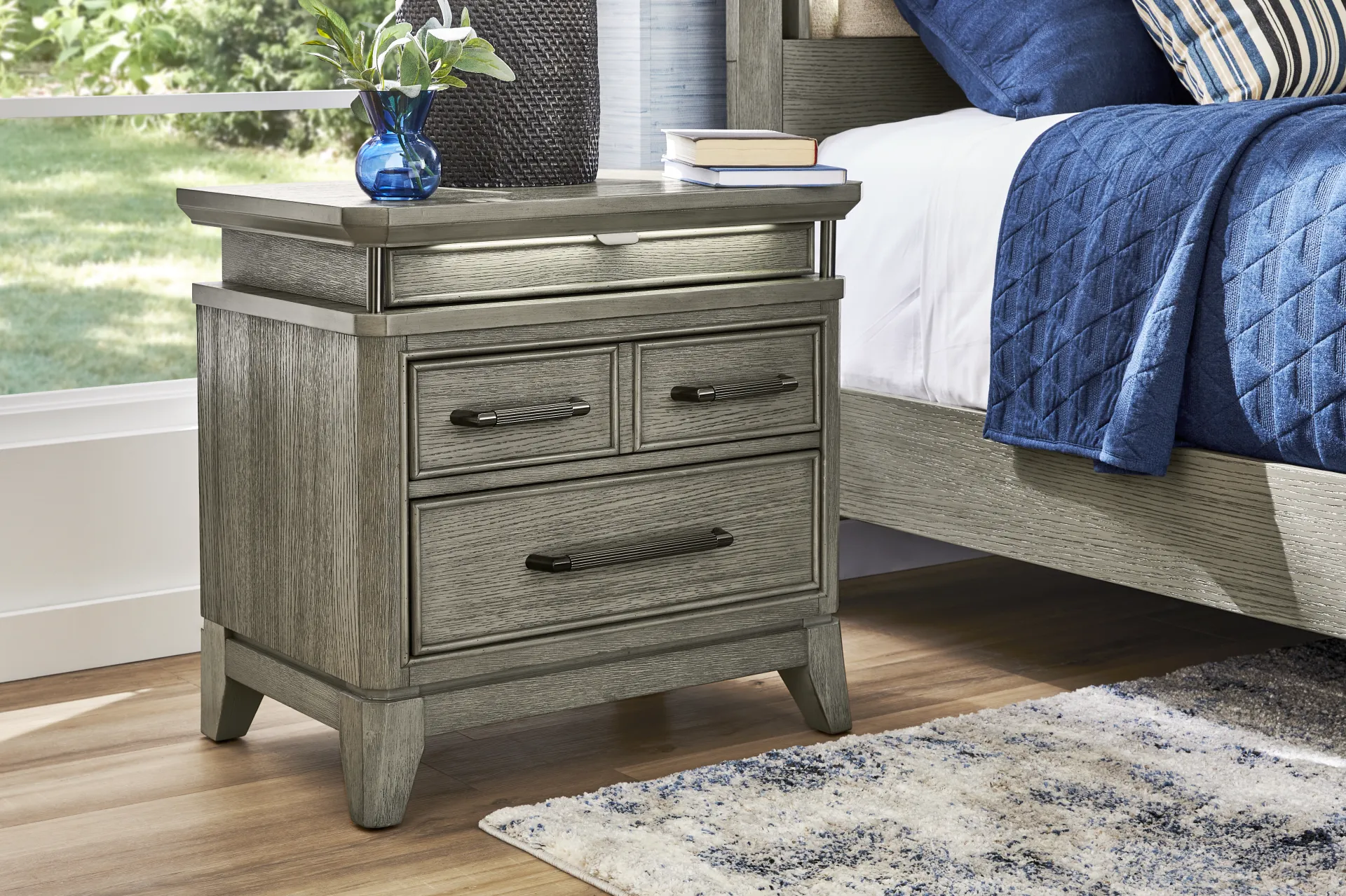 Heiress Gray Nightstand - Image 6
