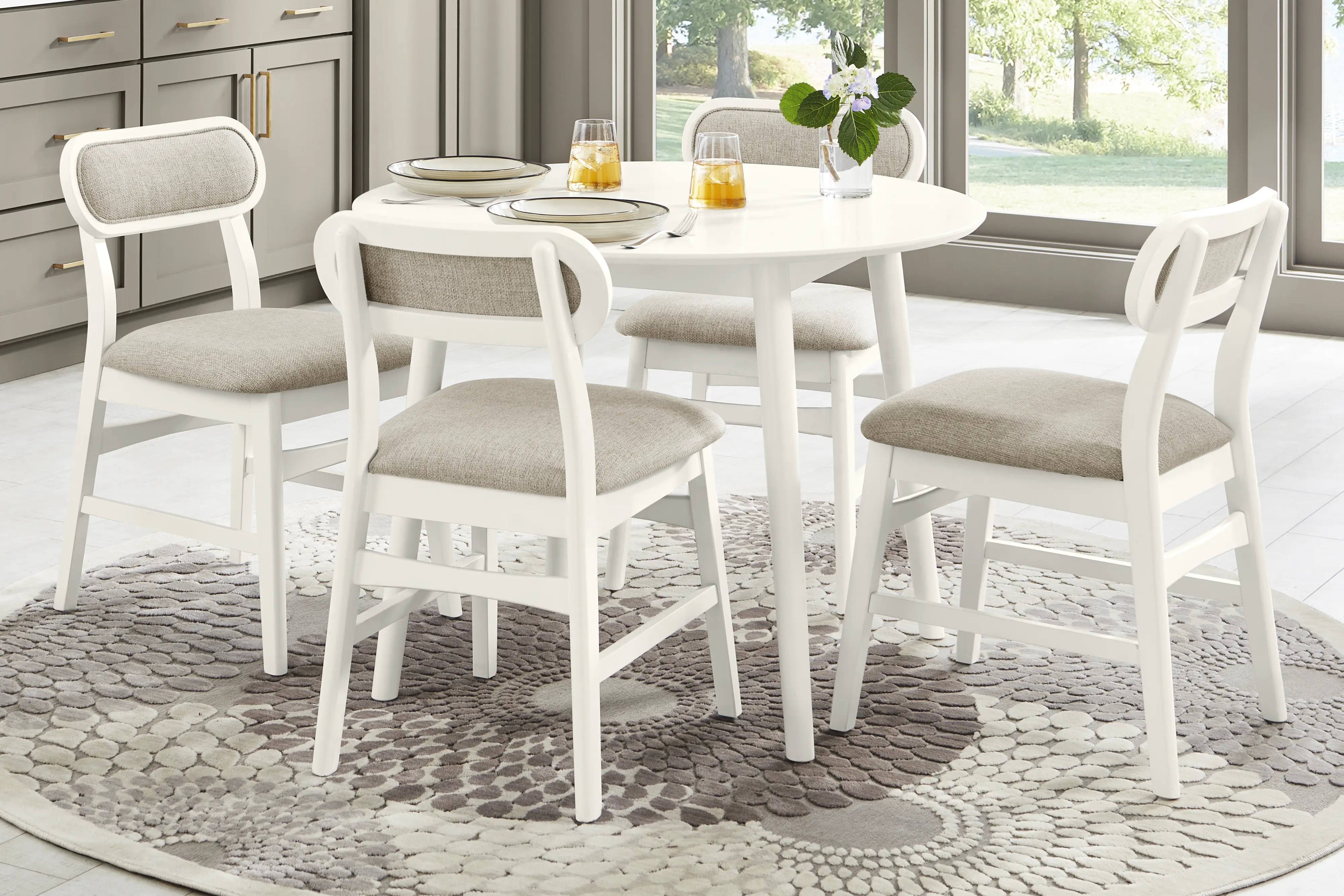 Watertown White 5 Pc Round Dining Room - Thumbnail - Image 1