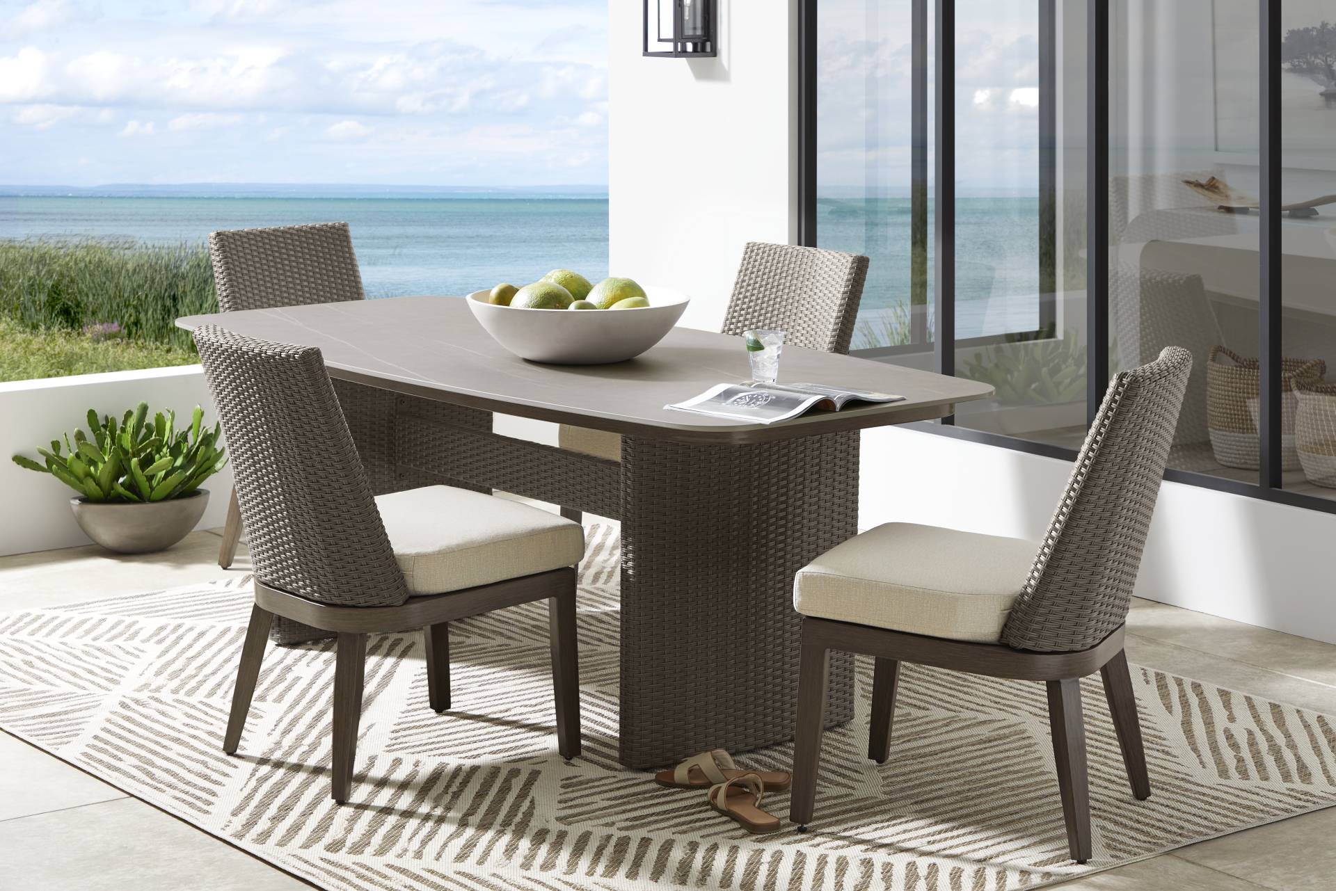 Point Reyes Brown 5 Pc Outdoor Dining Set full room
