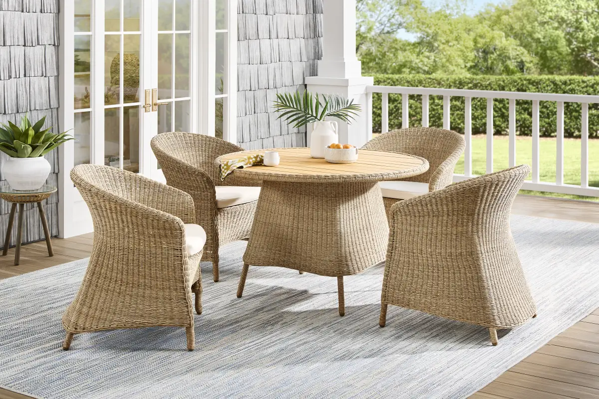 Sarina Bay Natural 5 Pc Round Outdoor Dining Set