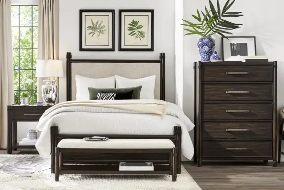 Vineyard Estates Brown 5 Pc Queen Upholstered Bedroom