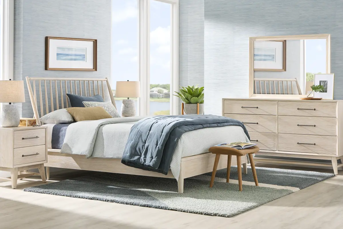 Sterling Grove White 5 Pc Queen Spindle Bedroom