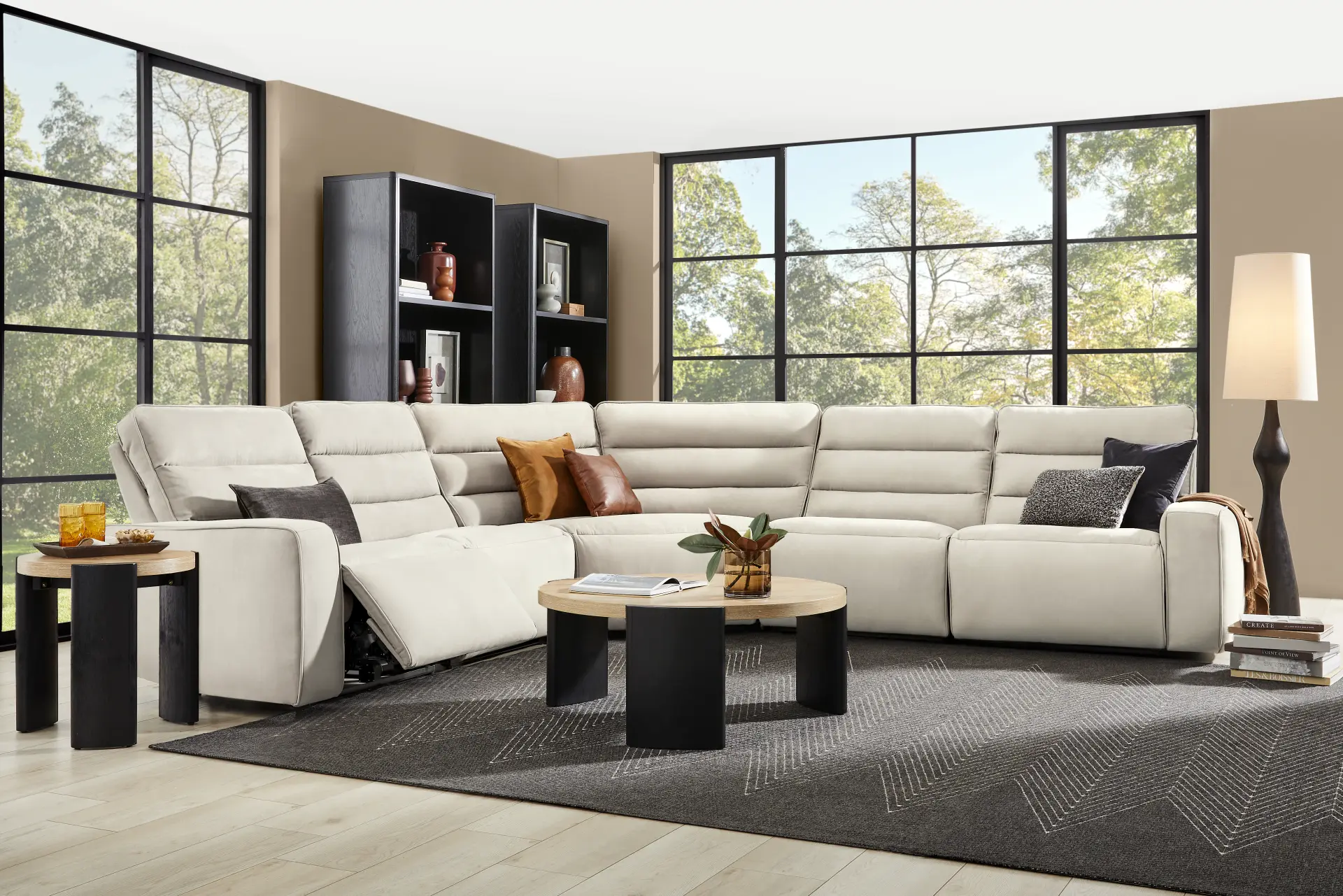 Del Mar Ivory 5 Pc Dual Power Sectional