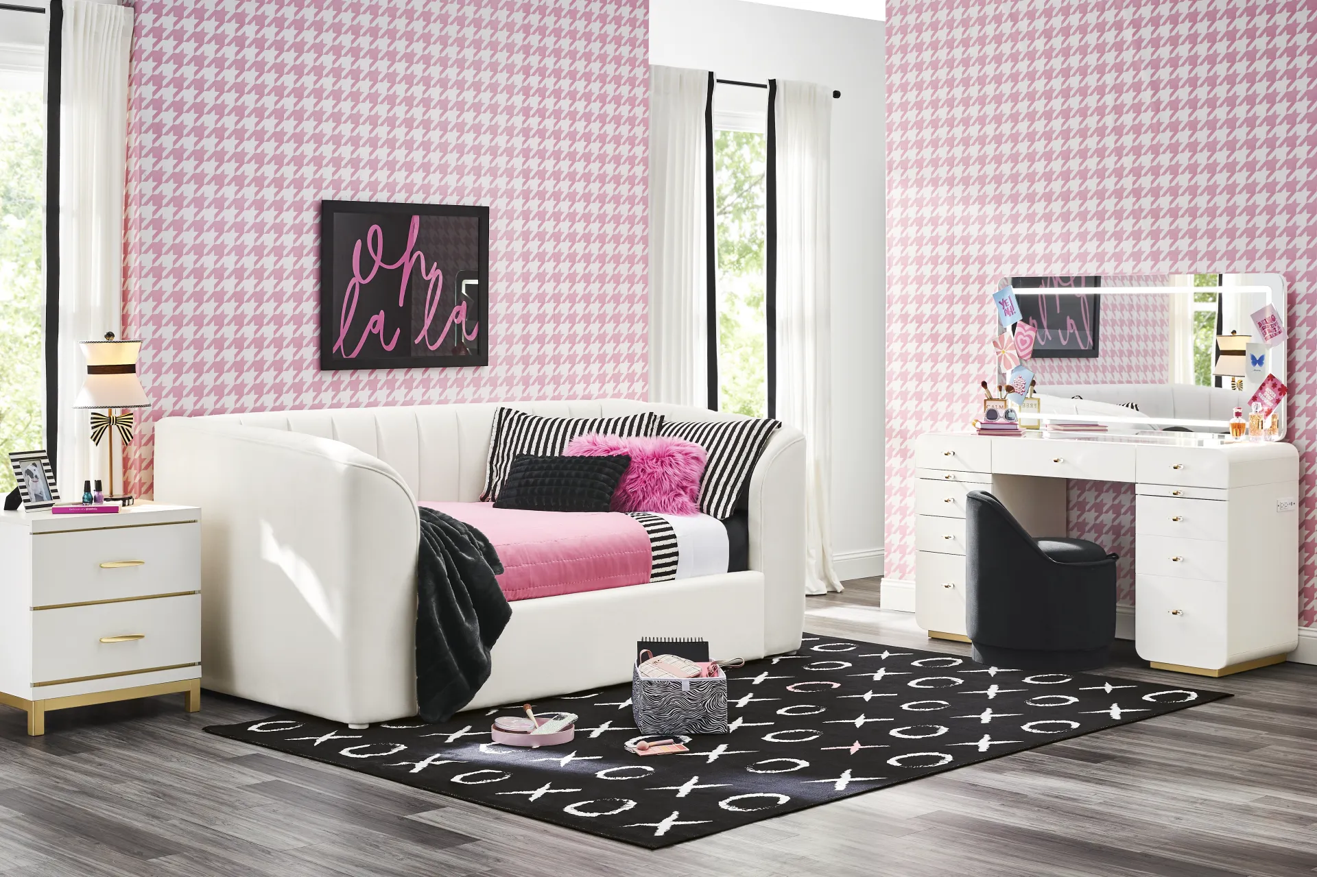 Kids Gwyneth White Twin Upholstered Storage Daybed - Image 1