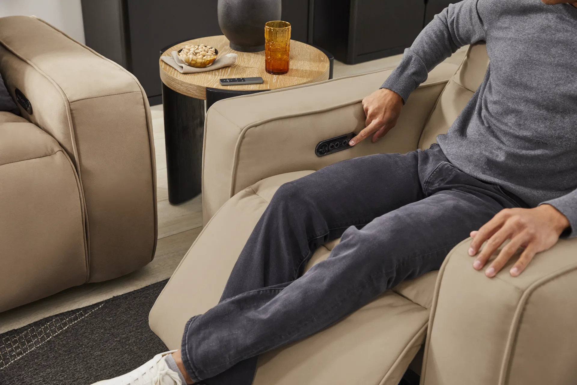 Del Mar Sand Dual Power Recliner - Image 12