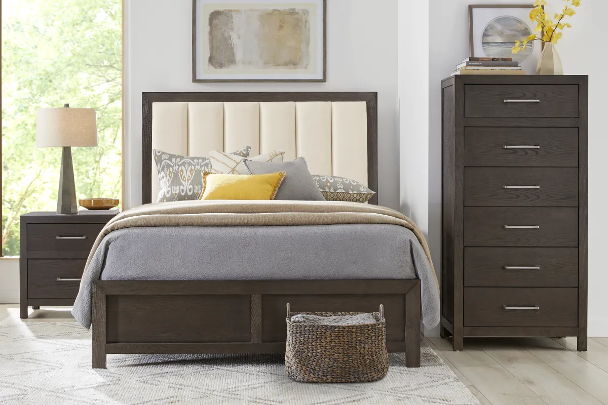 Woodley Dark Brown 5 Pc Queen Upholstered Bedroom