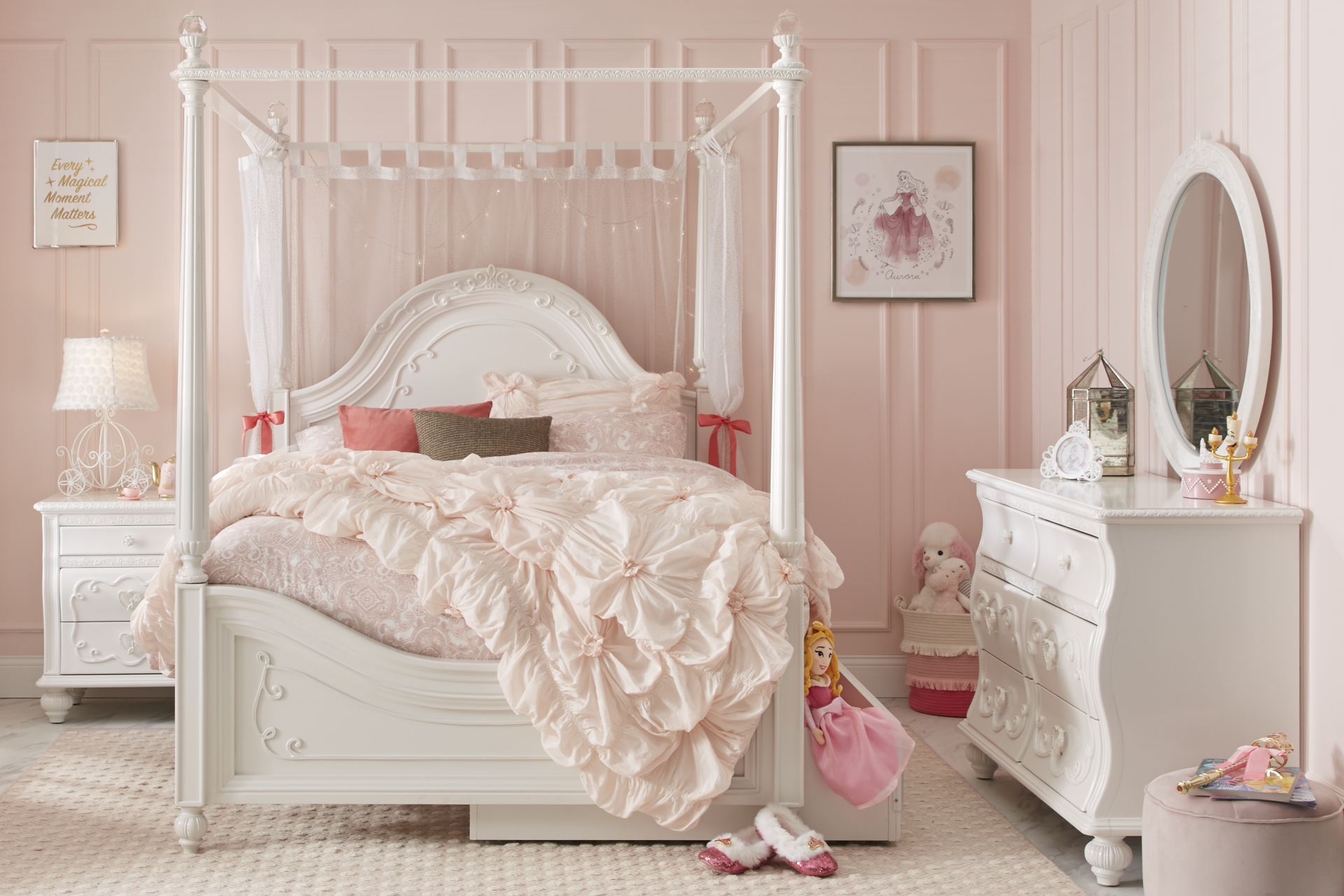 Disney Princess White Twin Canopy Bedroom full room