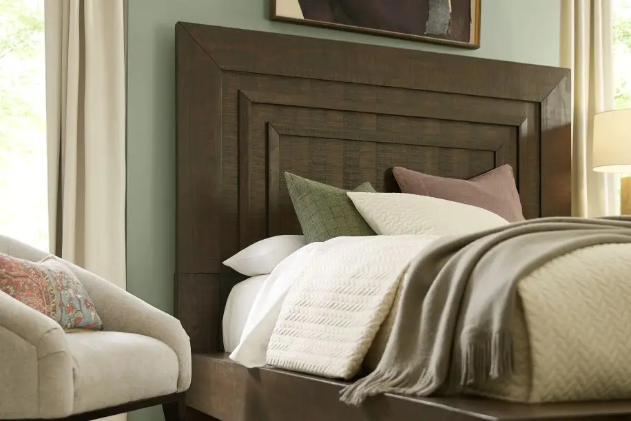 BR_AUGR_970_DARK BROWN_MCKINNON_DET_SHOT0485071.jpg