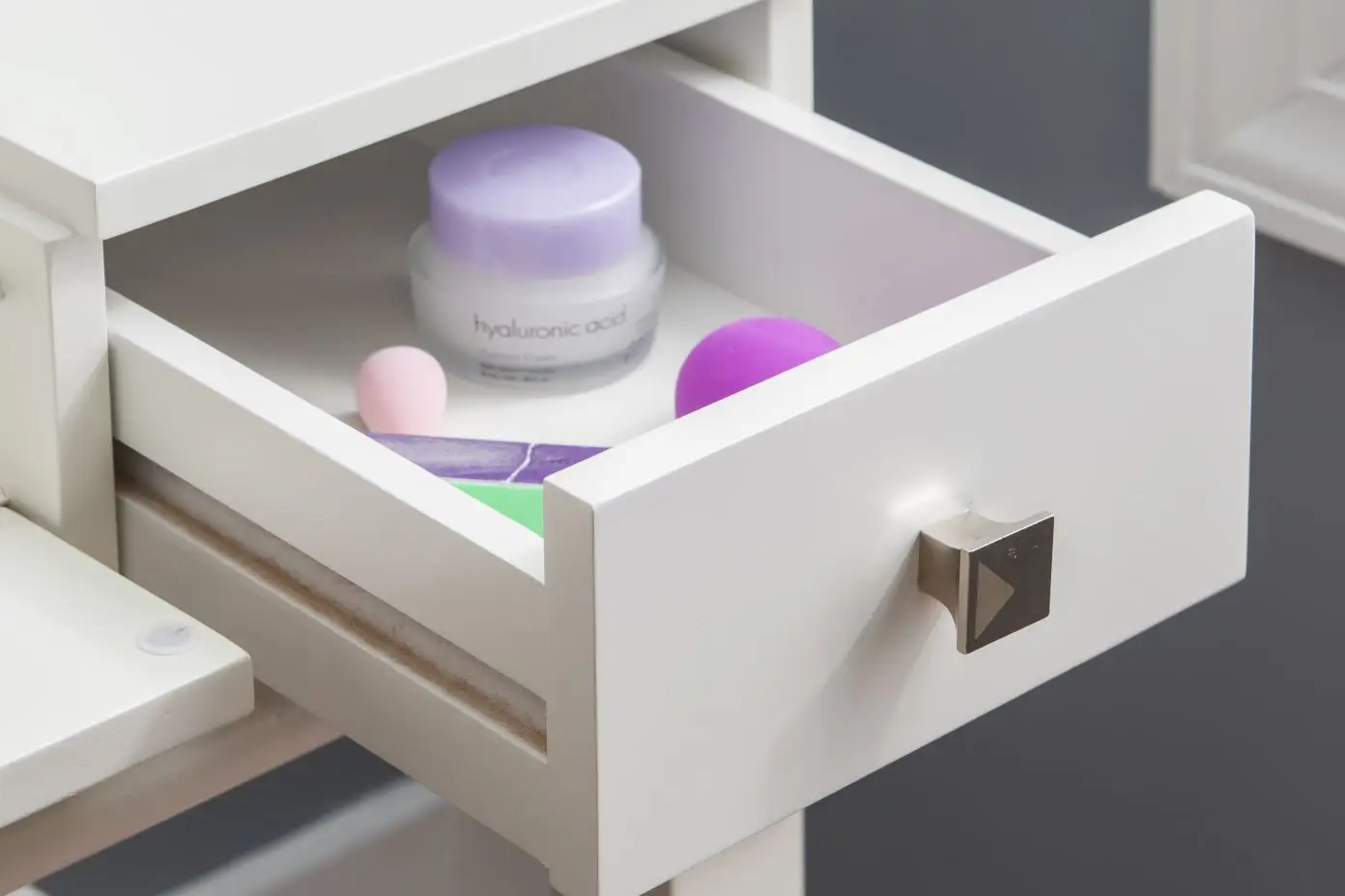 Beauty Room Organization - 31000110.jpg