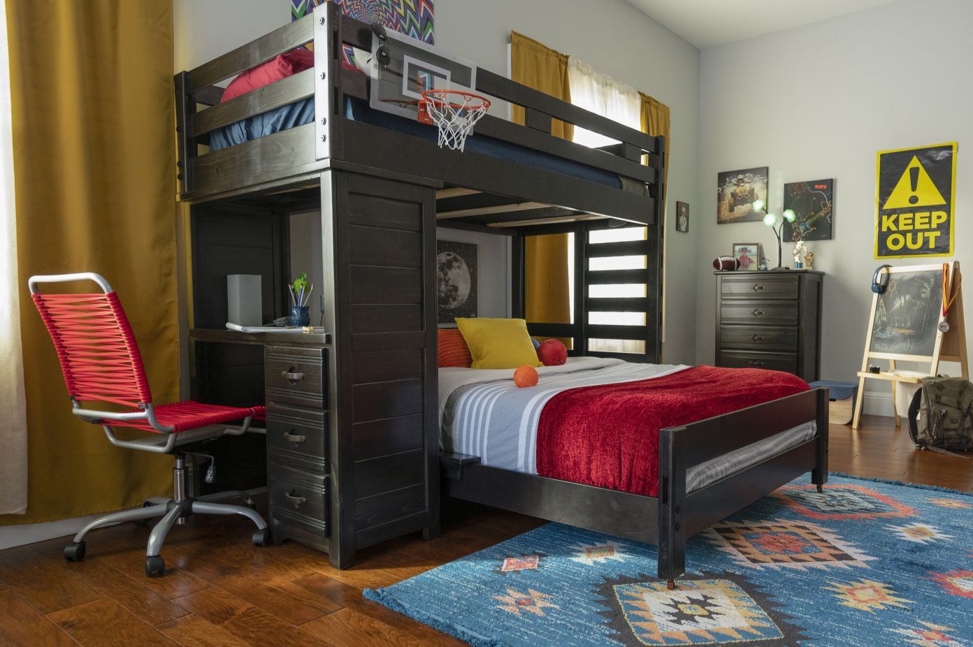 bunkbed with full bed under neither and desk with chair 