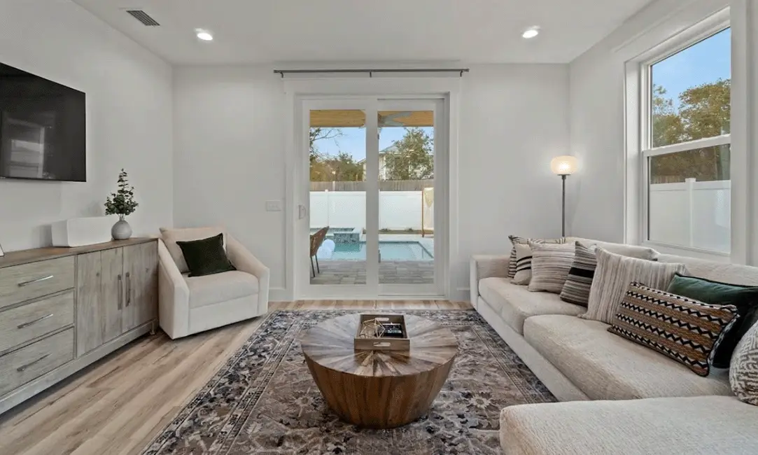 BusinessPlusPageGallery_13_VO_479x335 copy.png