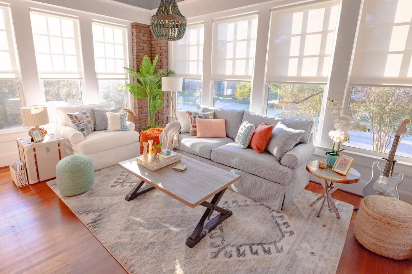 Coastal_Living_Room_Ideas_Beachside_walk.jpg